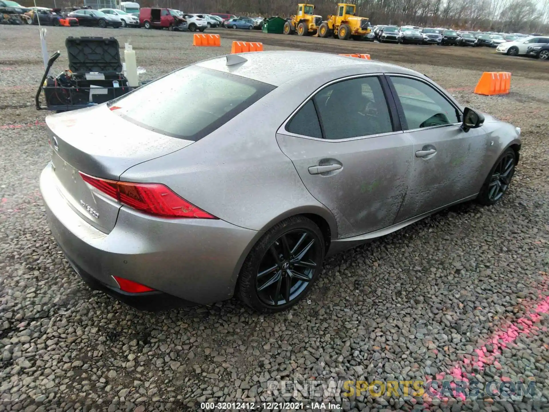 4 Фотография поврежденного автомобиля JTHC81D25K5037797 LEXUS IS 2019