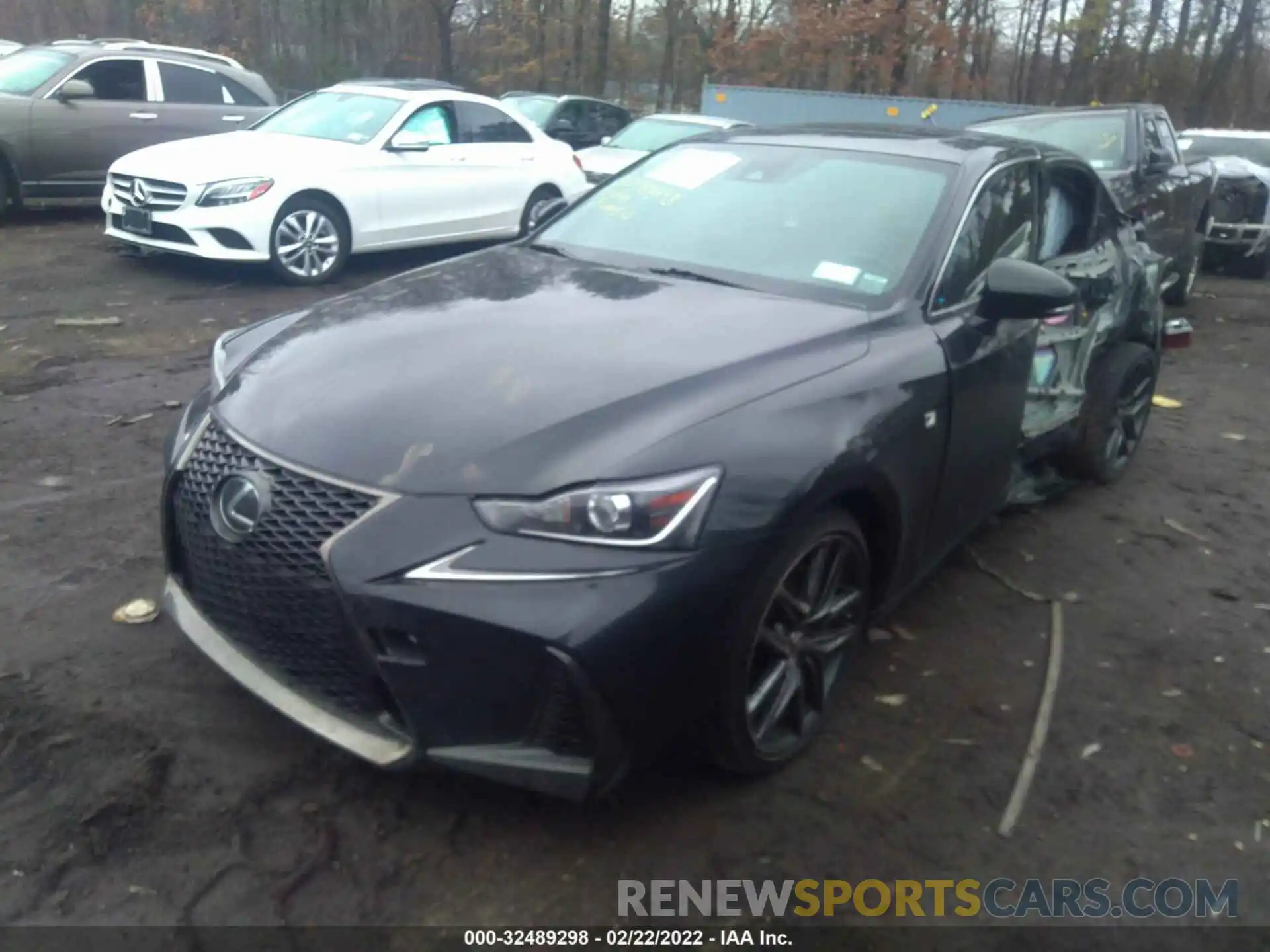 2 Фотография поврежденного автомобиля JTHC81D25K5039484 LEXUS IS 2019