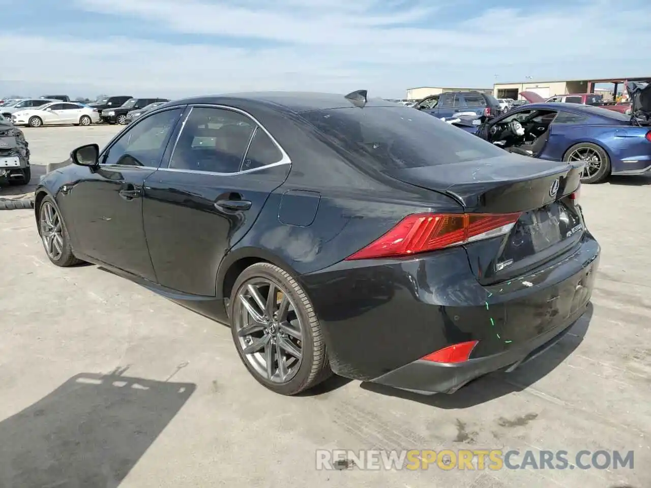 2 Фотография поврежденного автомобиля JTHC81D27K5035971 LEXUS IS 2019