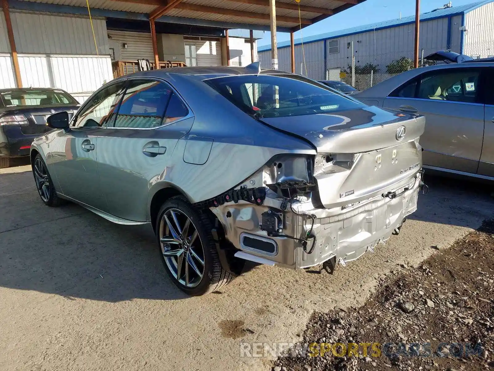 3 Фотография поврежденного автомобиля JTHC81D27K5039227 LEXUS IS 2019