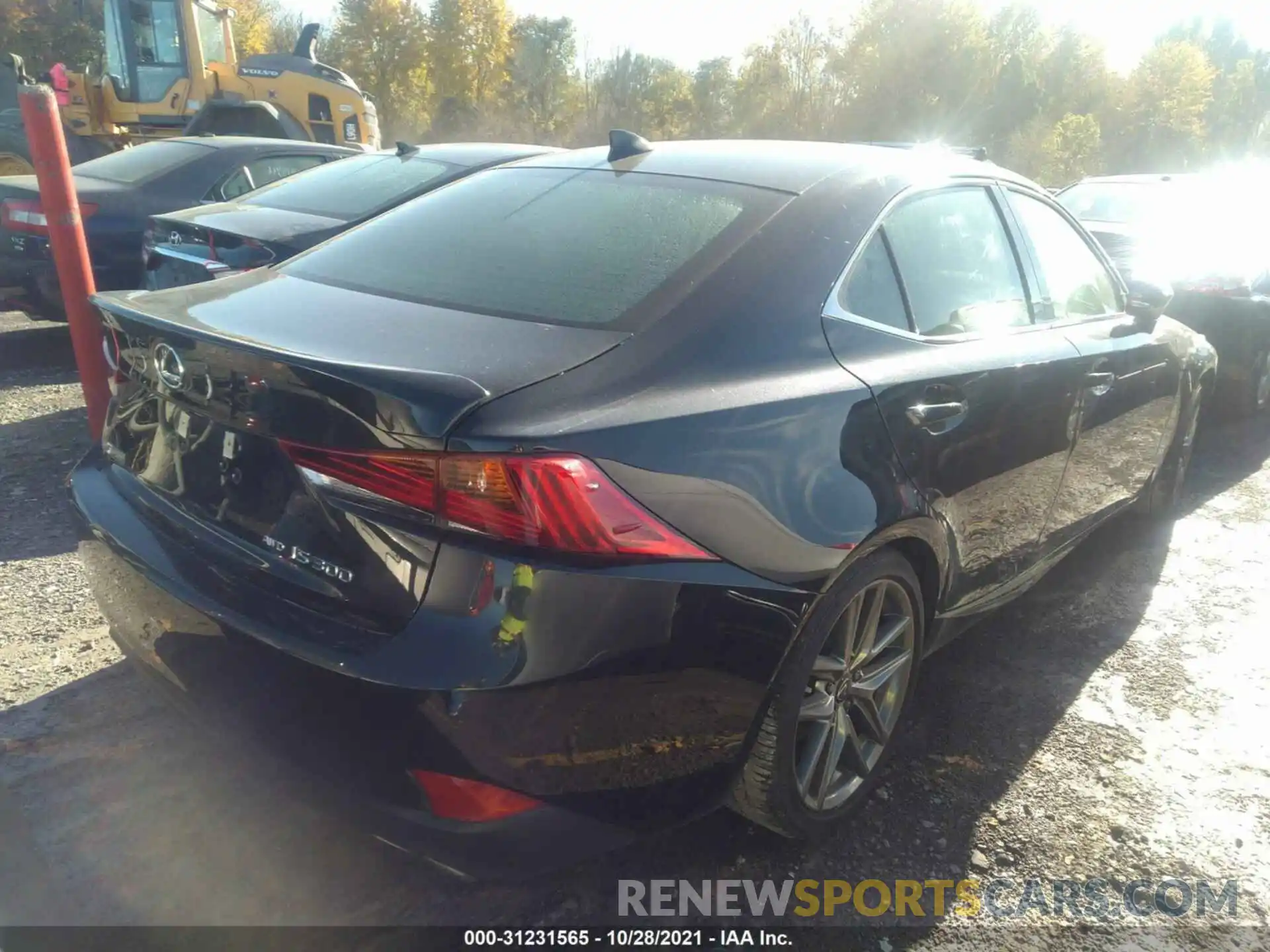 4 Фотография поврежденного автомобиля JTHC81D28K5038359 LEXUS IS 2019