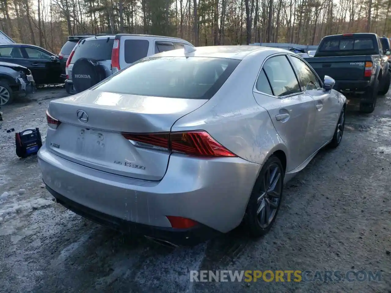 4 Фотография поврежденного автомобиля JTHC81D29K5037589 LEXUS IS 2019