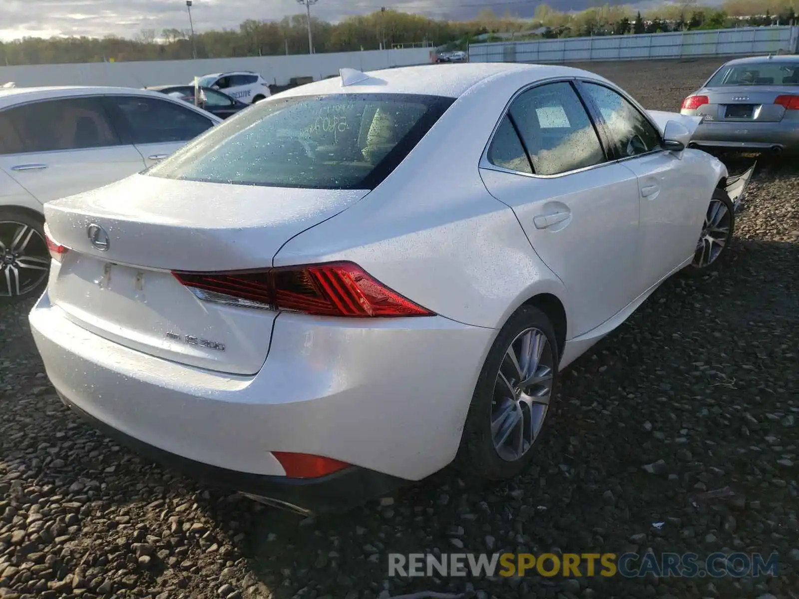 4 Photograph of a damaged car JTHA81F22L5042302 LEXUS IS 2020