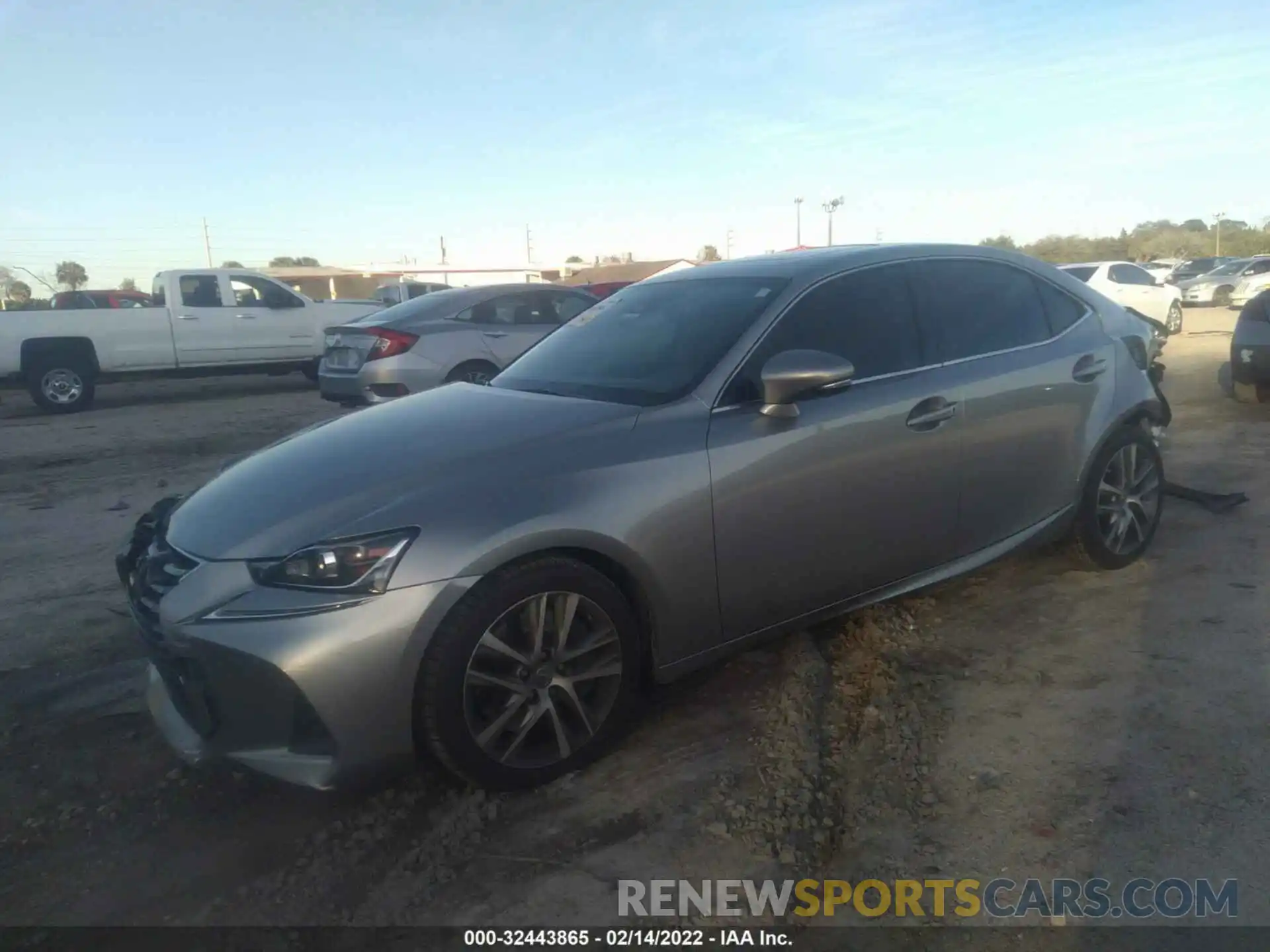 2 Фотография поврежденного автомобиля JTHAA1D21L5103775 LEXUS IS 2020