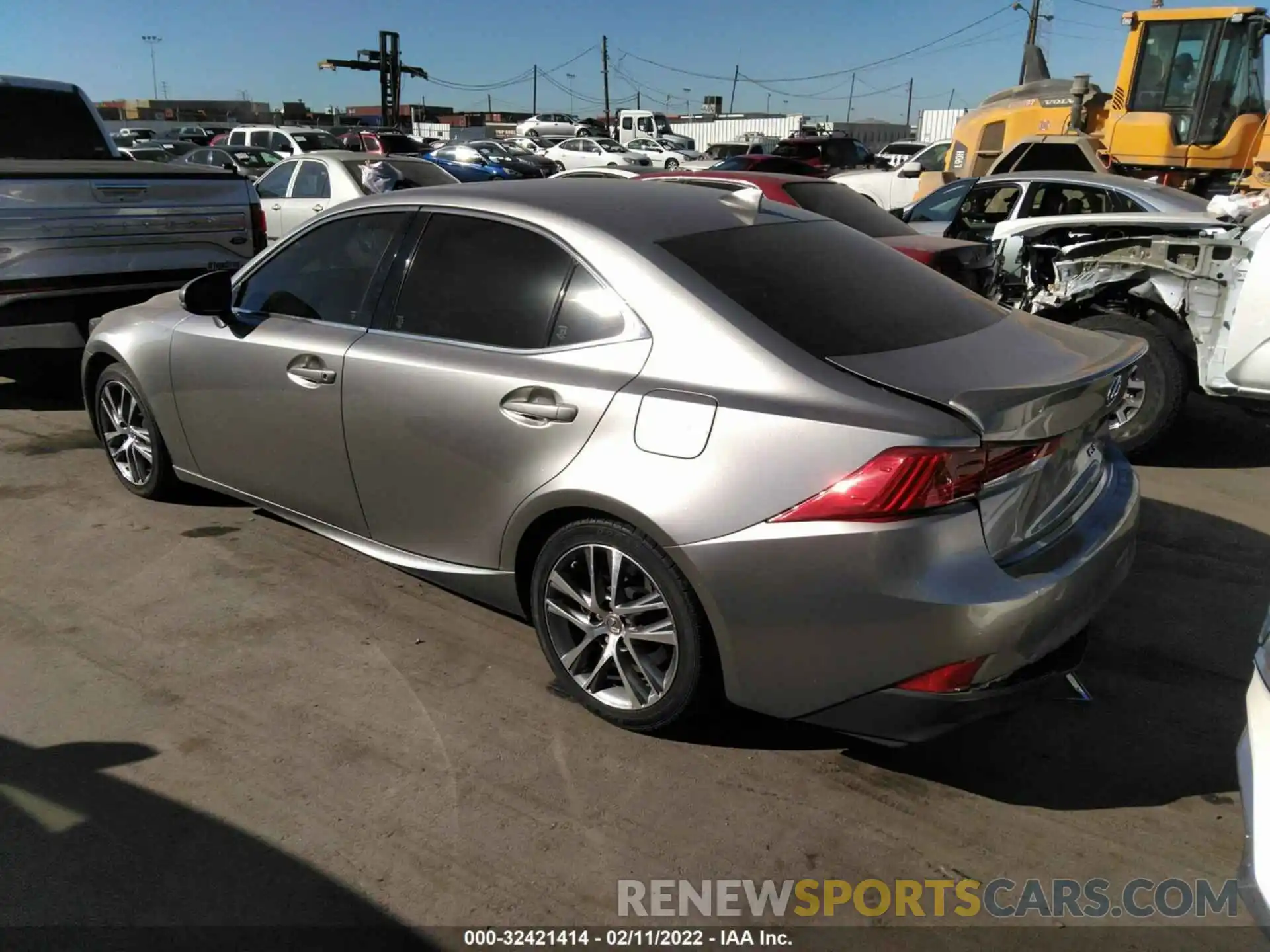 3 Фотография поврежденного автомобиля JTHAA1D23L5102479 LEXUS IS 2020