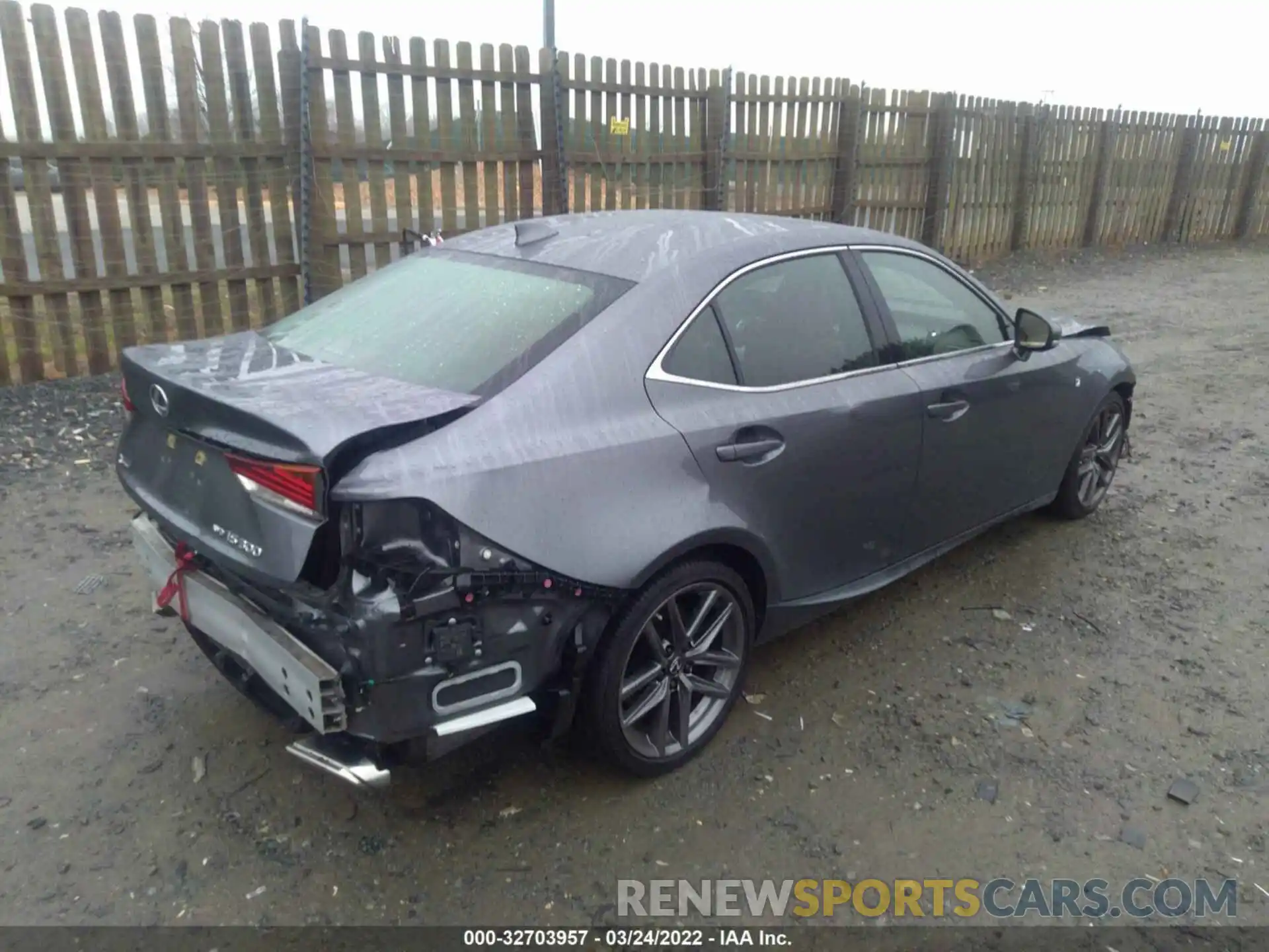 4 Фотография поврежденного автомобиля JTHG81F21L5041104 LEXUS IS 2020