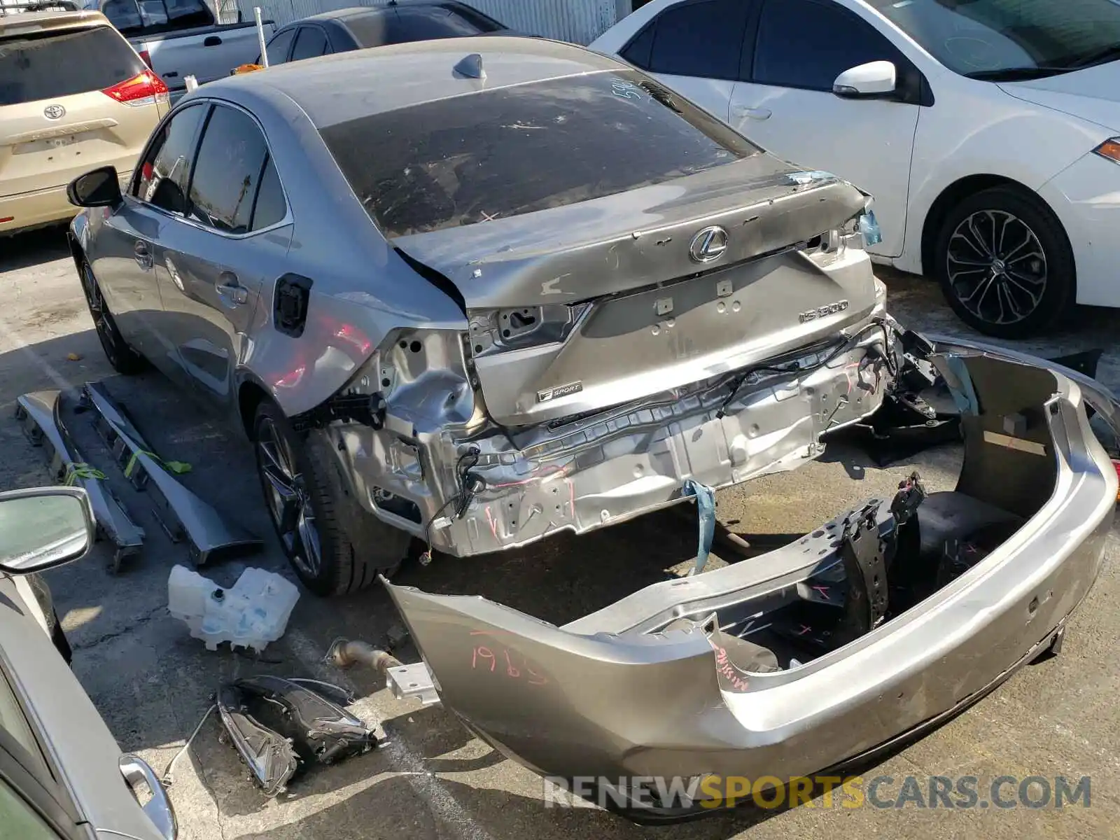 3 Фотография поврежденного автомобиля JTHGA1D2XL5101159 LEXUS IS 2020