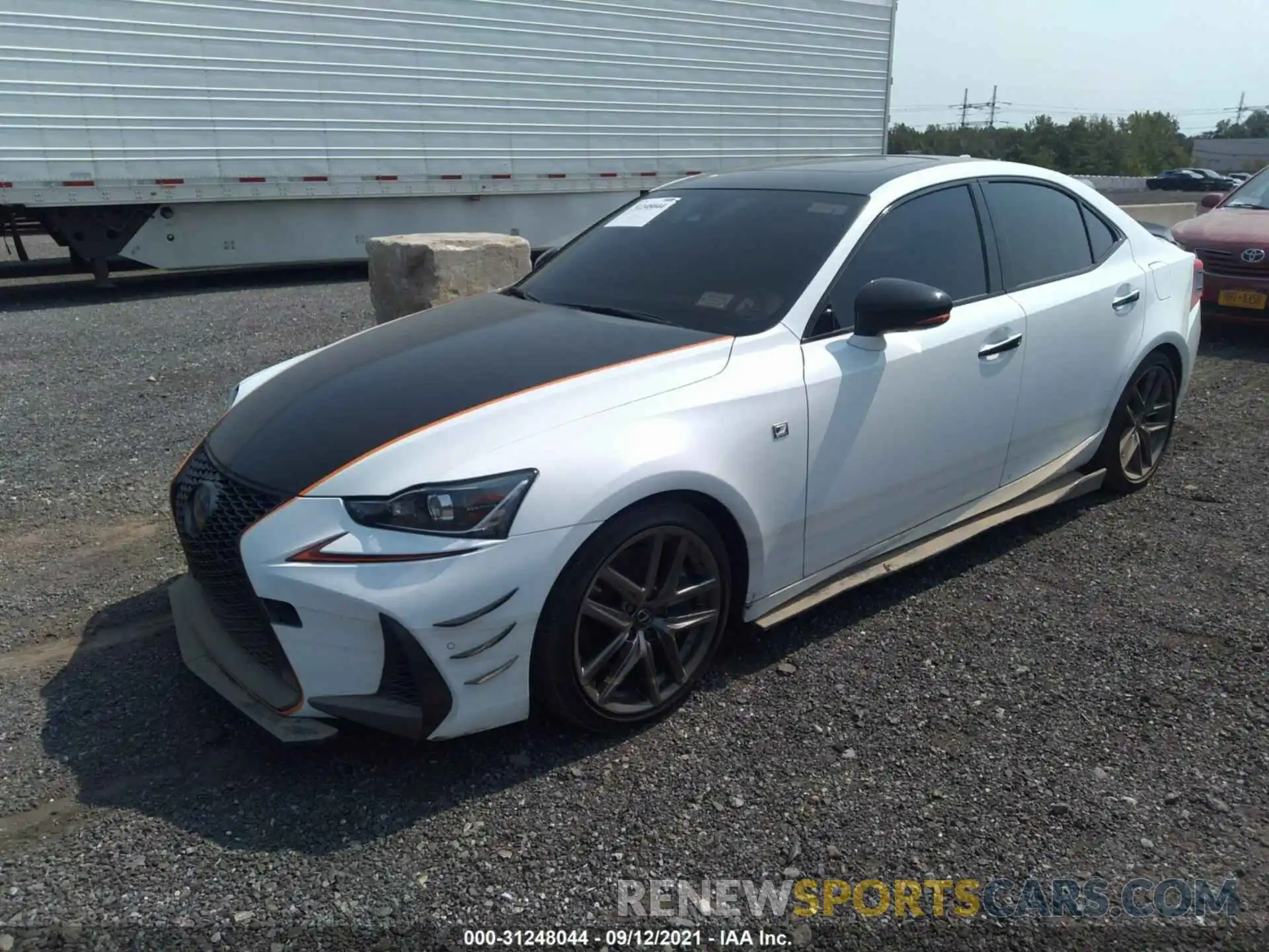 2 Фотография поврежденного автомобиля JTHGZ1E21L5017254 LEXUS IS 2020