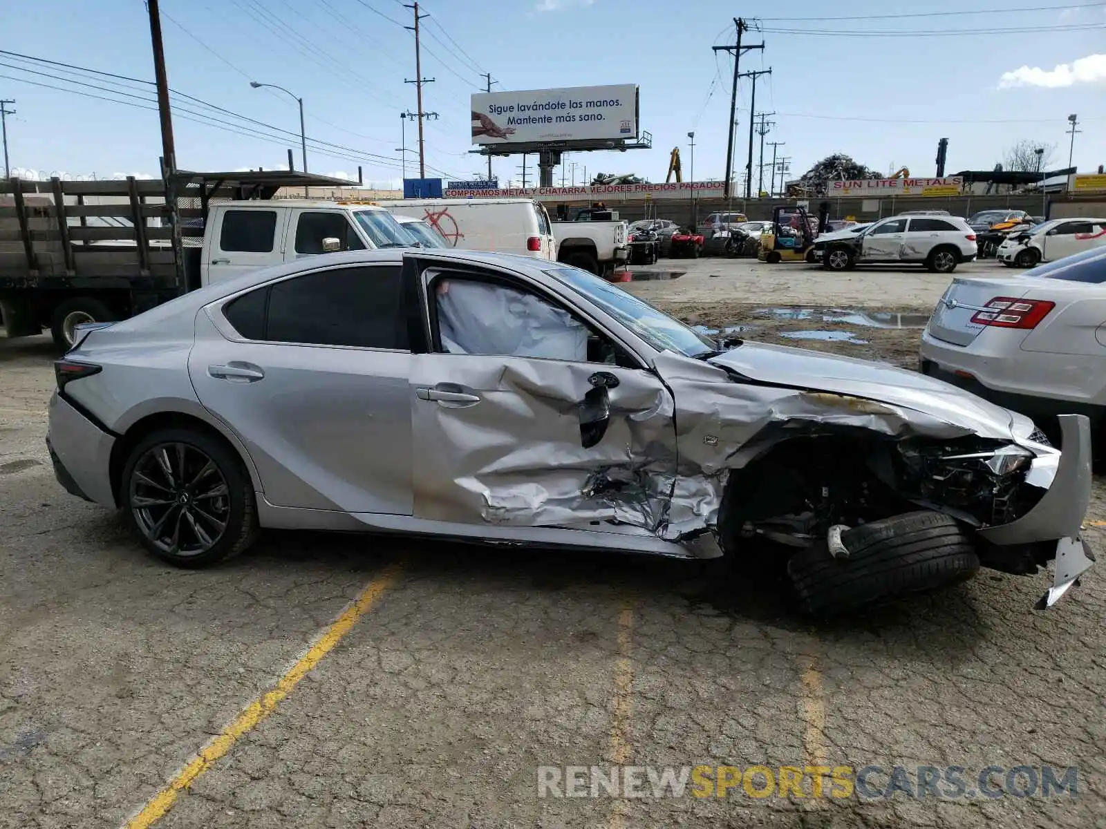9 Фотография поврежденного автомобиля JTHGZ1B24M5037391 LEXUS IS 2021