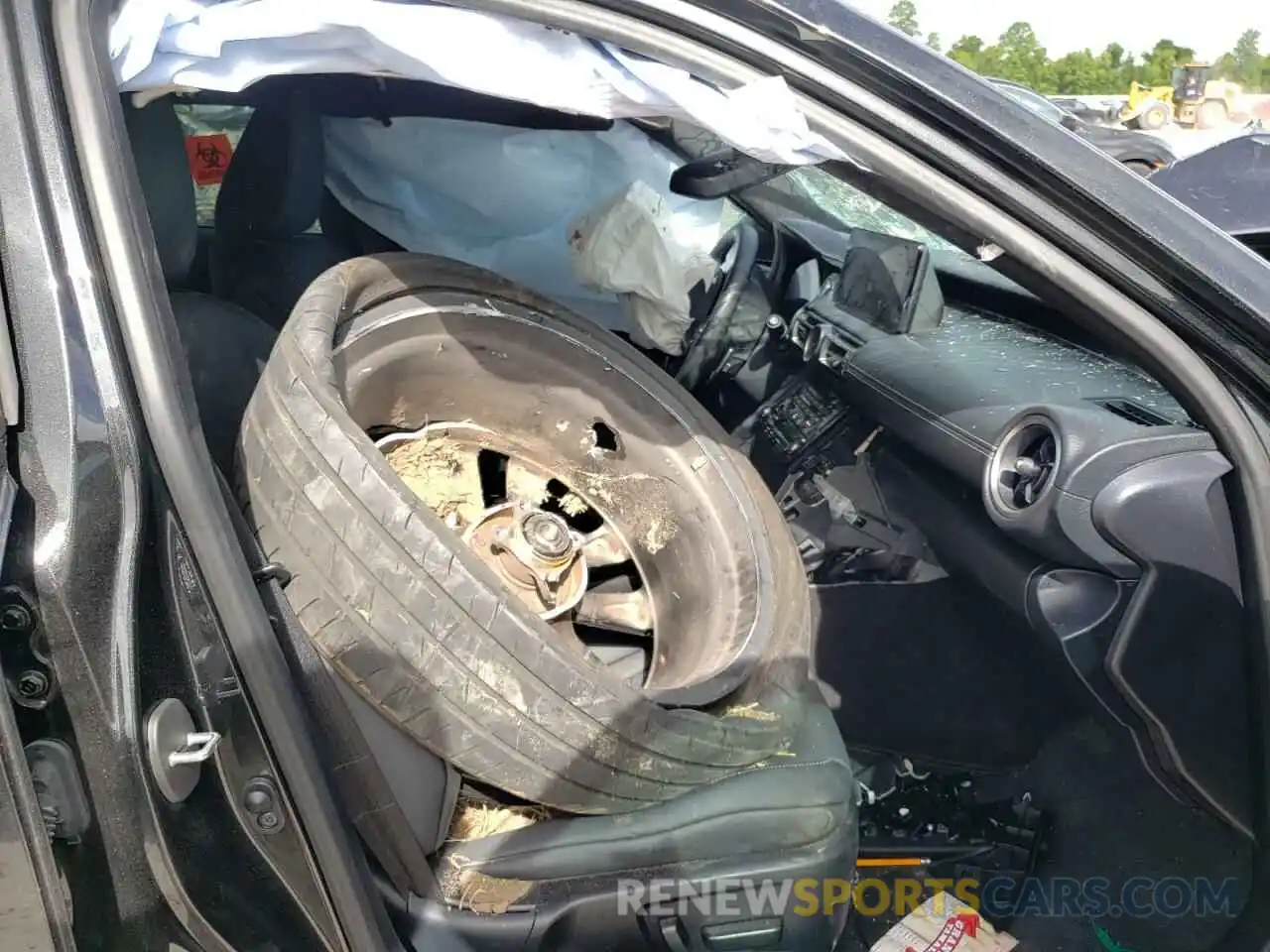 5 Photograph of a damaged car JTHGZ1B2XM5047617 LEXUS IS 2021