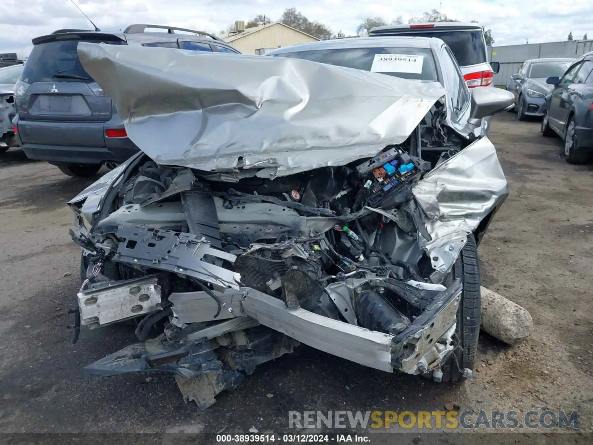 6 Photograph of a damaged car JTHBA1D2XK5100604 LEXUS IS 300 2019