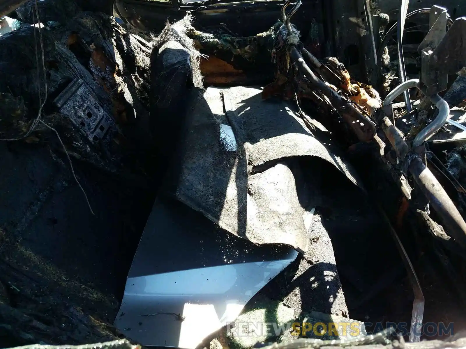 6 Фотография поврежденного автомобиля JTHGZ1B23L5035498 LEXUS IS 350 F-S 2020