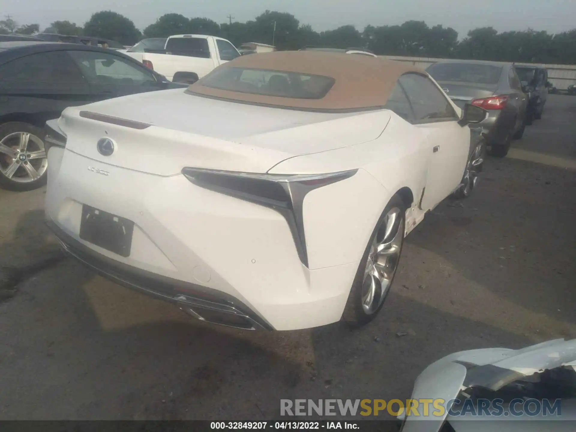 4 Photograph of a damaged car JTHKPAAY5MA101659 LEXUS LC 2021