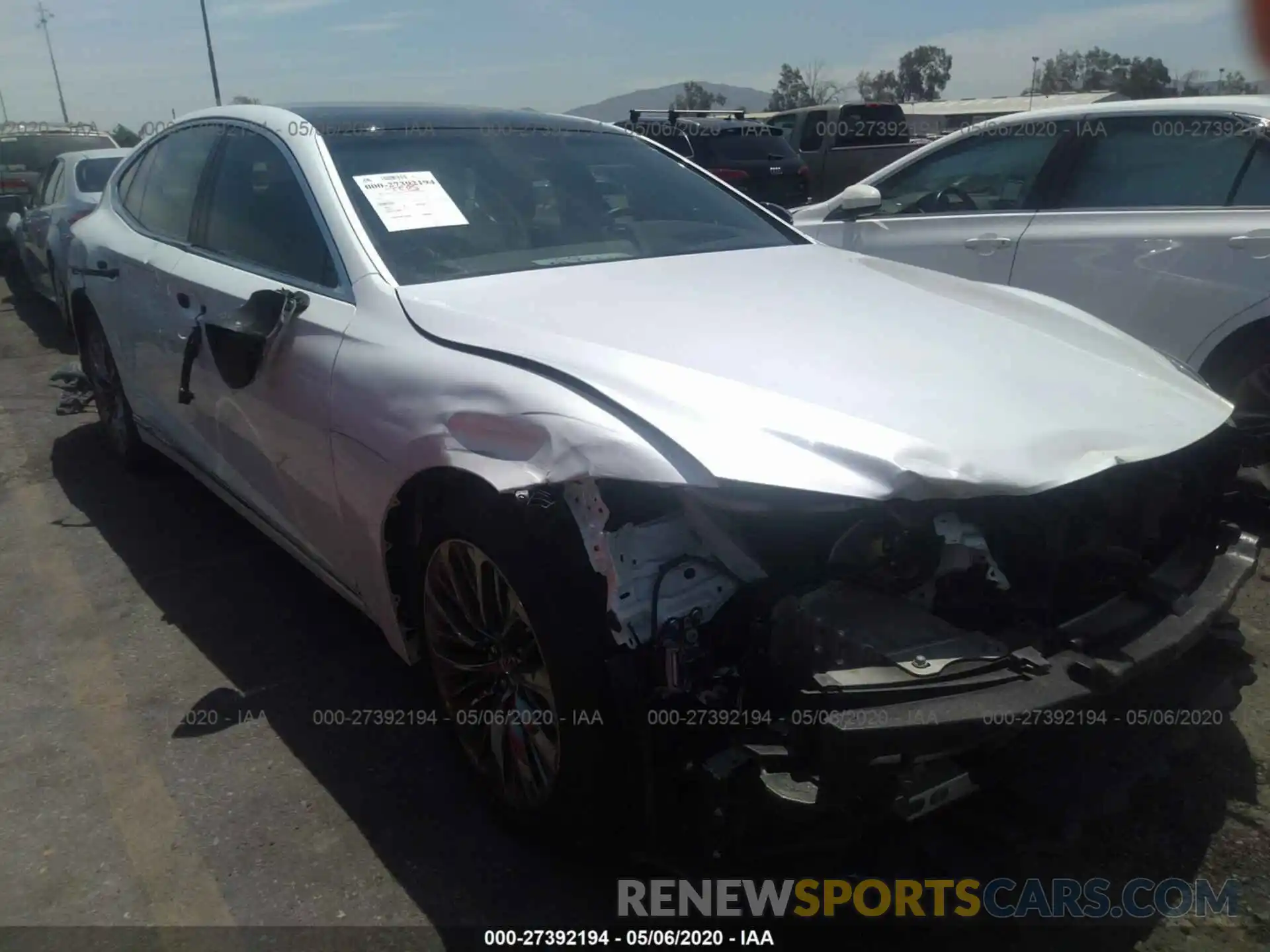 1 Photograph of a damaged car JTHB51FF6K5008989 LEXUS LS 2019