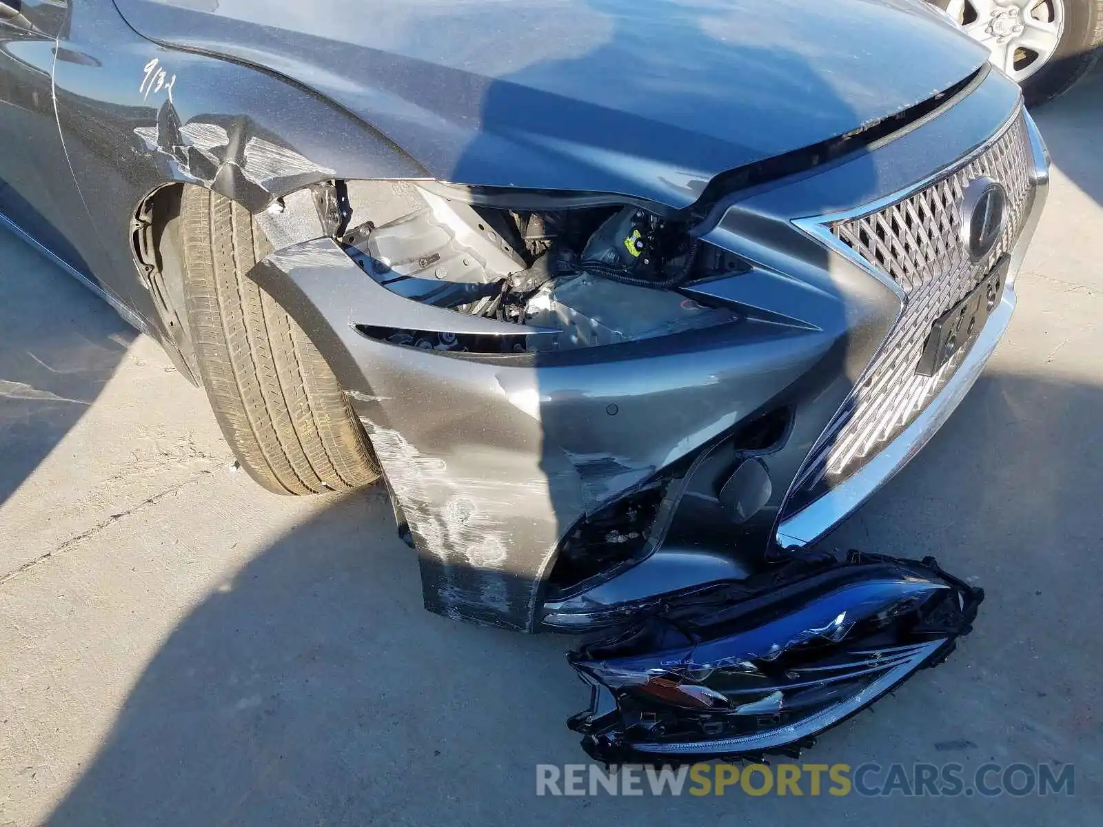 9 Photograph of a damaged car JTHB51FF2K5007256 LEXUS LS 500 BAS 2019