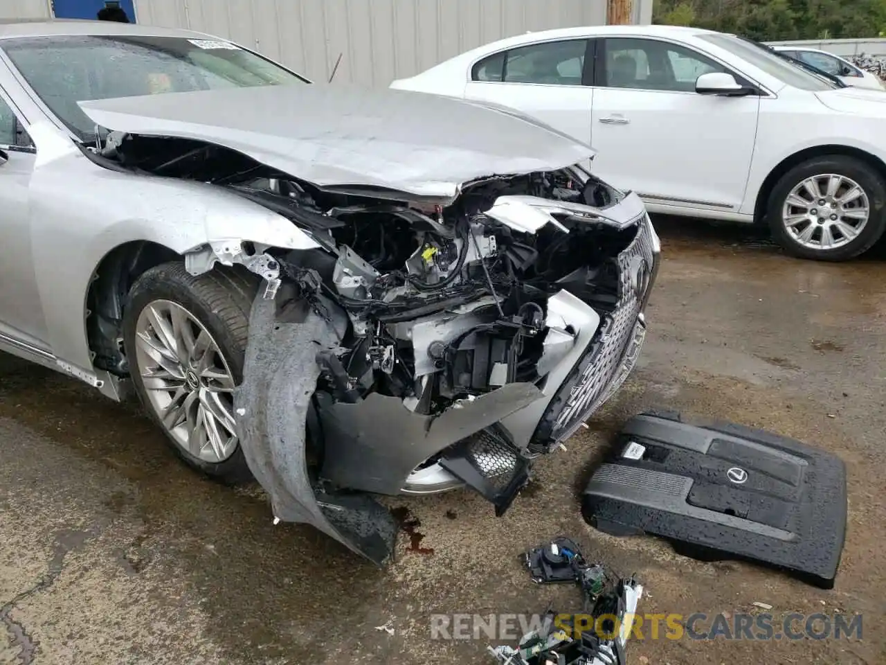 9 Photograph of a damaged car JTHB51FF0K5007885 LEXUS LS500 2019