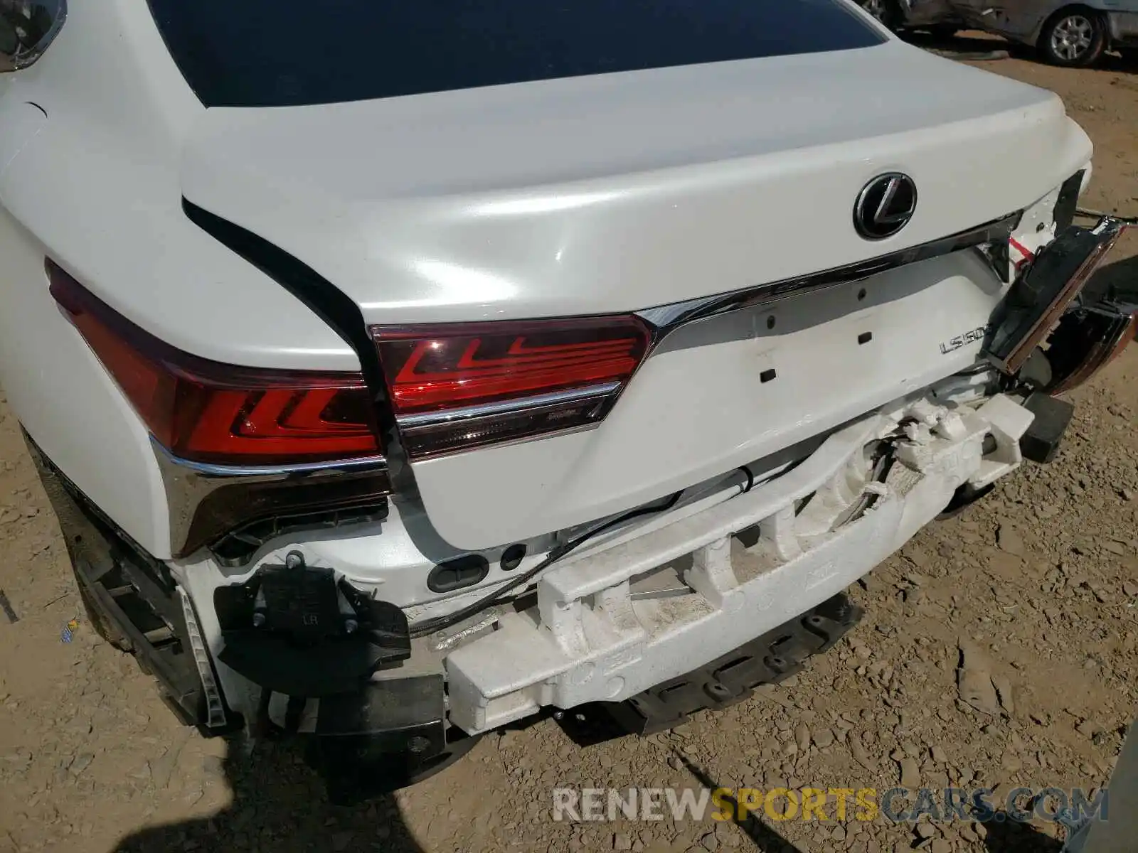 9 Photograph of a damaged car JTHC5LFF3K5006889 LEXUS LS500 2019