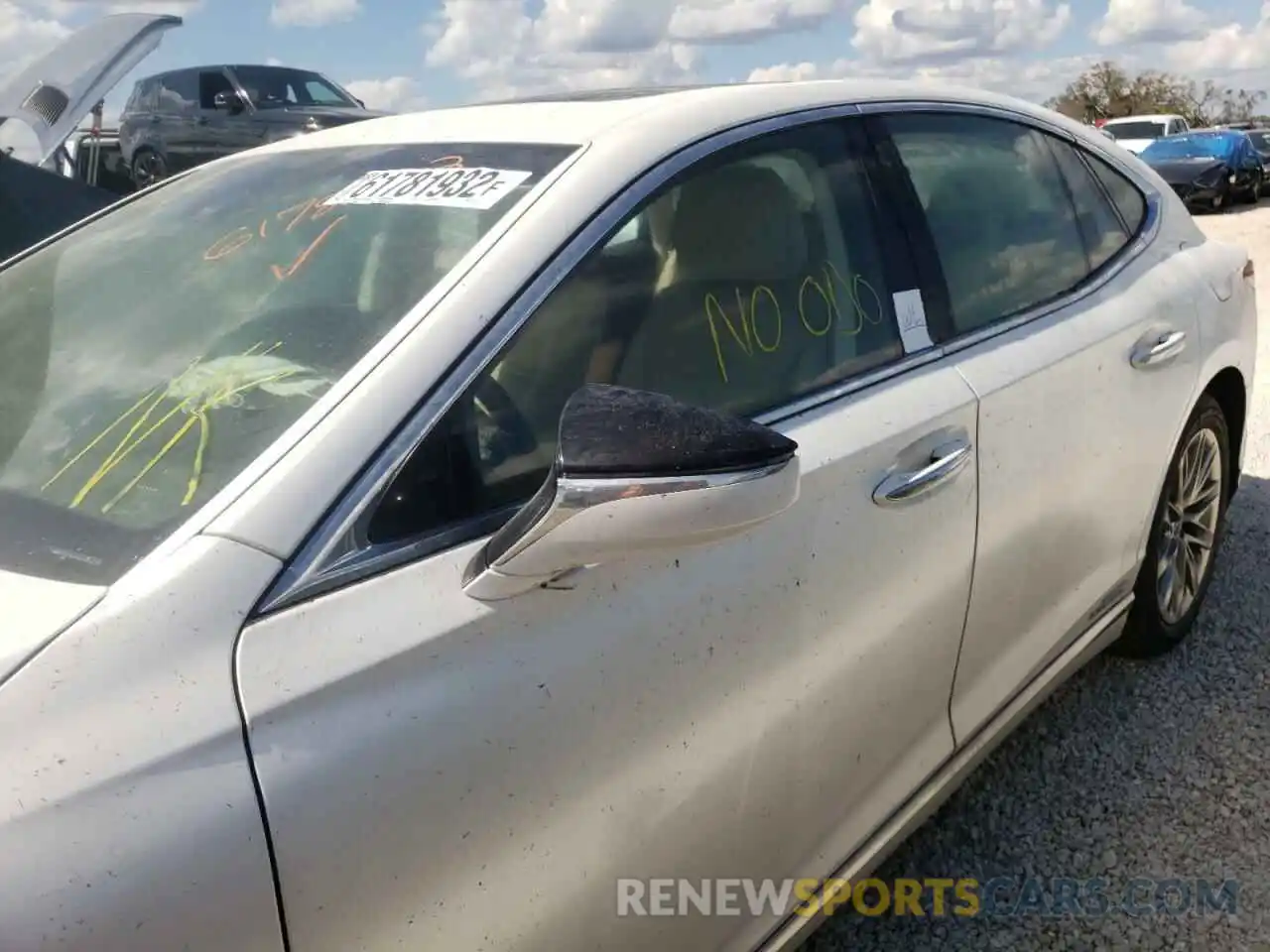 9 Photograph of a damaged car JTHCY1FF9K5001577 LEXUS LS500 2019