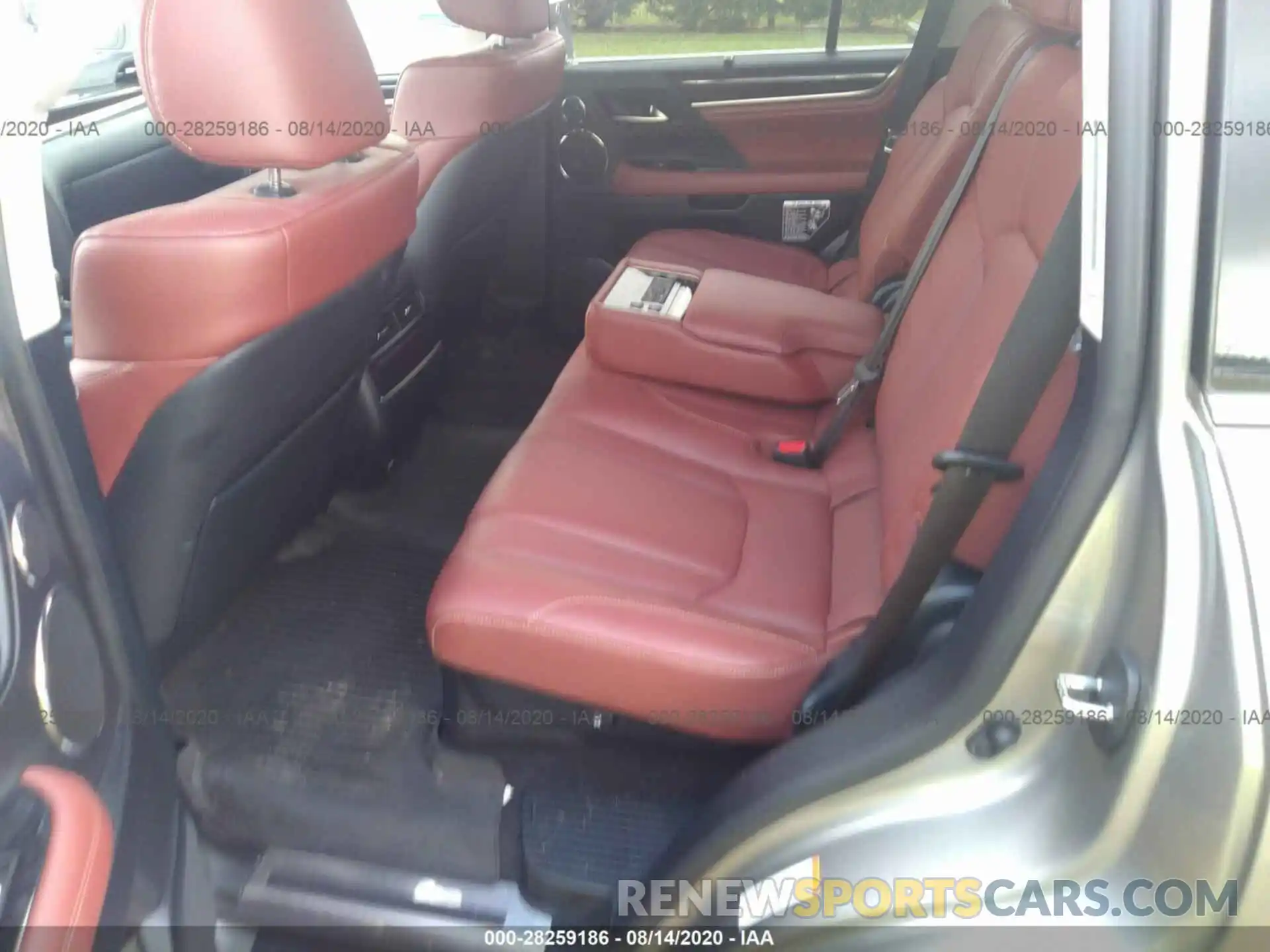 8 Photograph of a damaged car JTJHY7AX0K4289969 LEXUS LX 2019