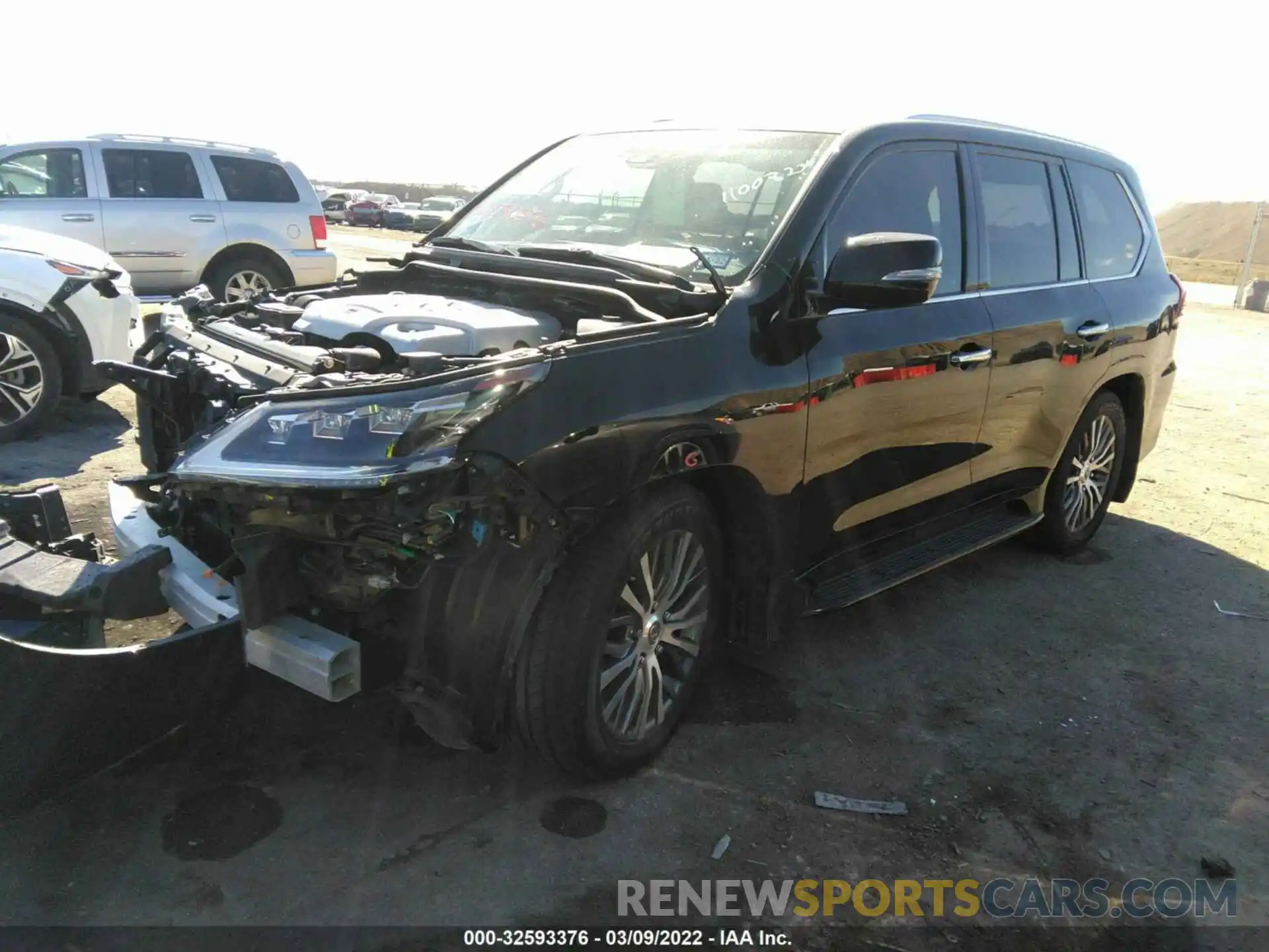 2 Фотография поврежденного автомобиля JTJHY7AX0K4295304 LEXUS LX 2019