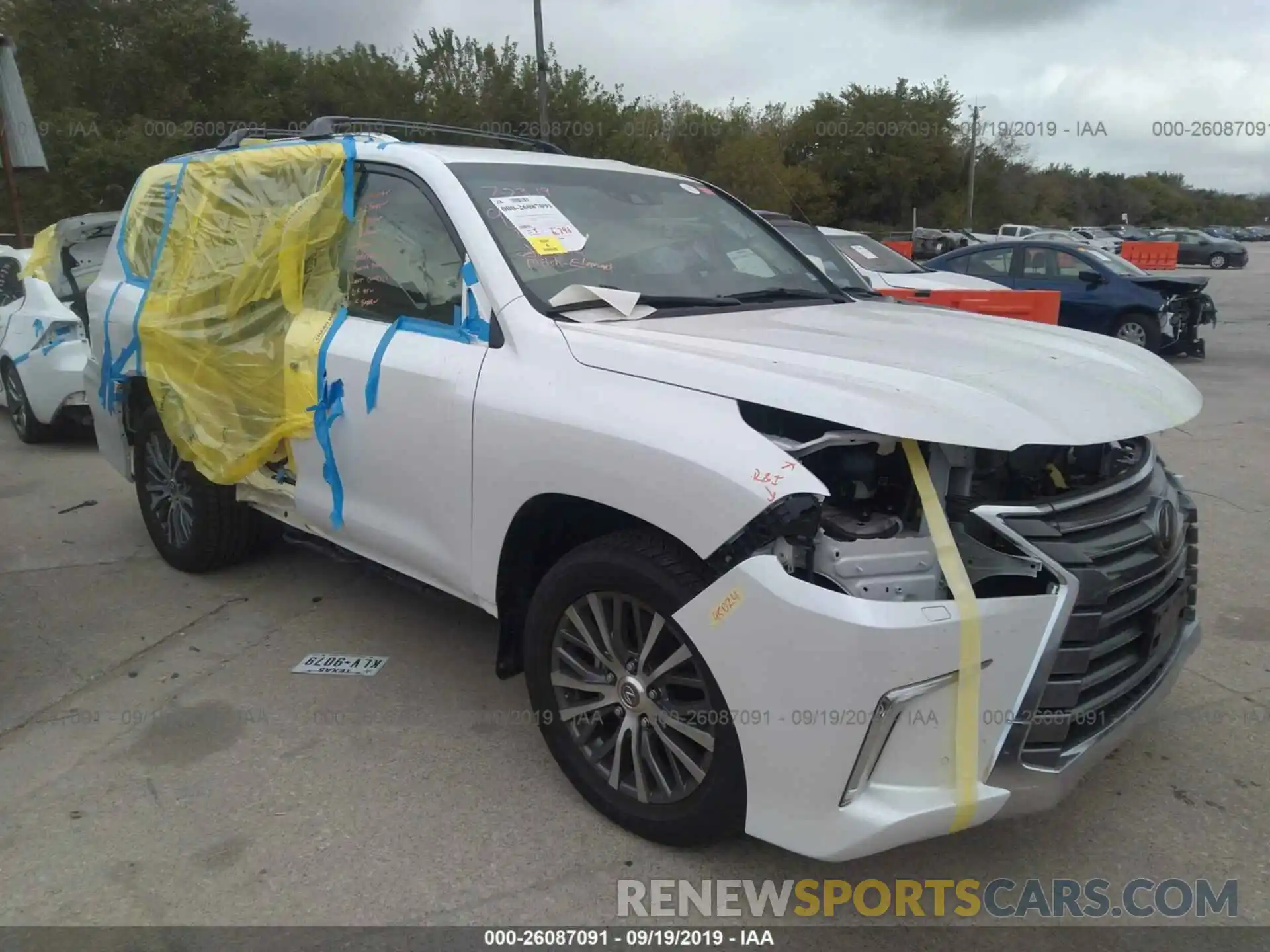 1 Photograph of a damaged car JTJHY7AX2K4301703 LEXUS LX 2019