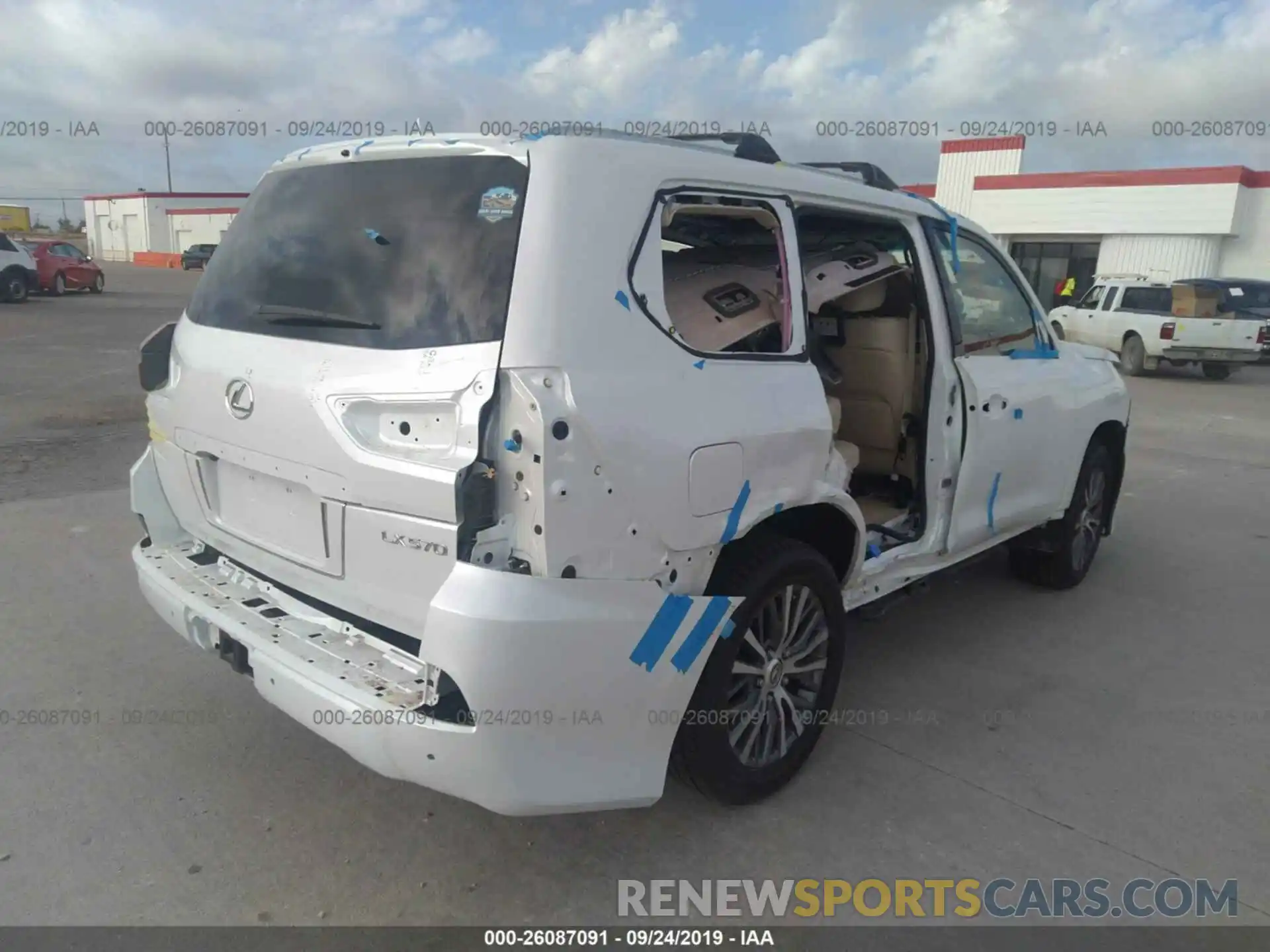 4 Photograph of a damaged car JTJHY7AX2K4301703 LEXUS LX 2019