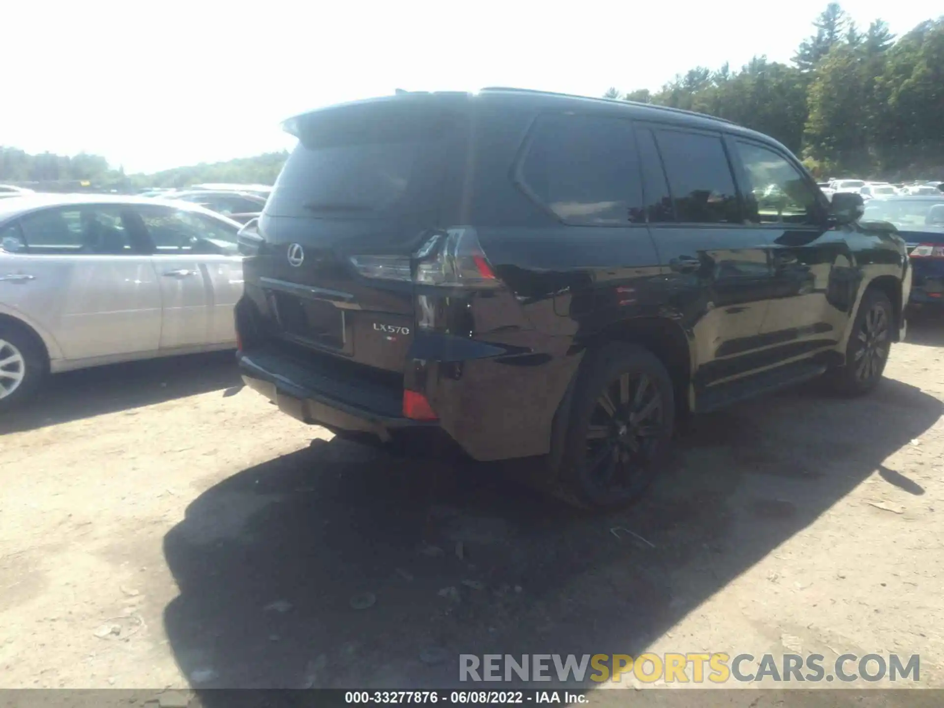 4 Photograph of a damaged car JTJHY7AX4K4294737 LEXUS LX 2019