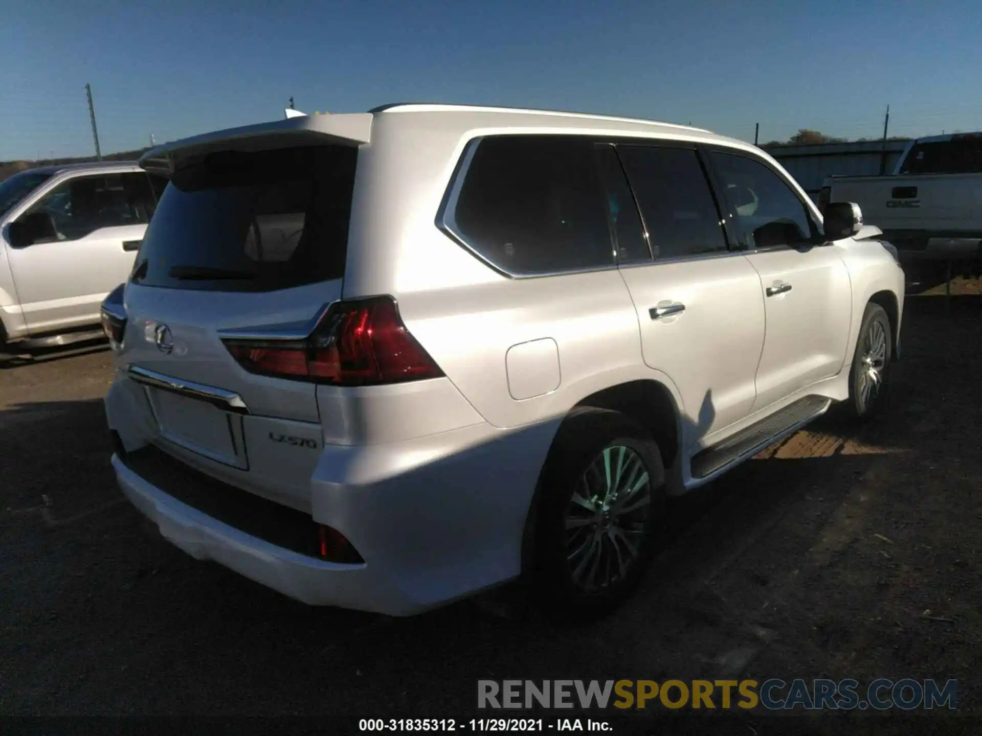 4 Фотография поврежденного автомобиля JTJHY7AX5K4283052 LEXUS LX 2019