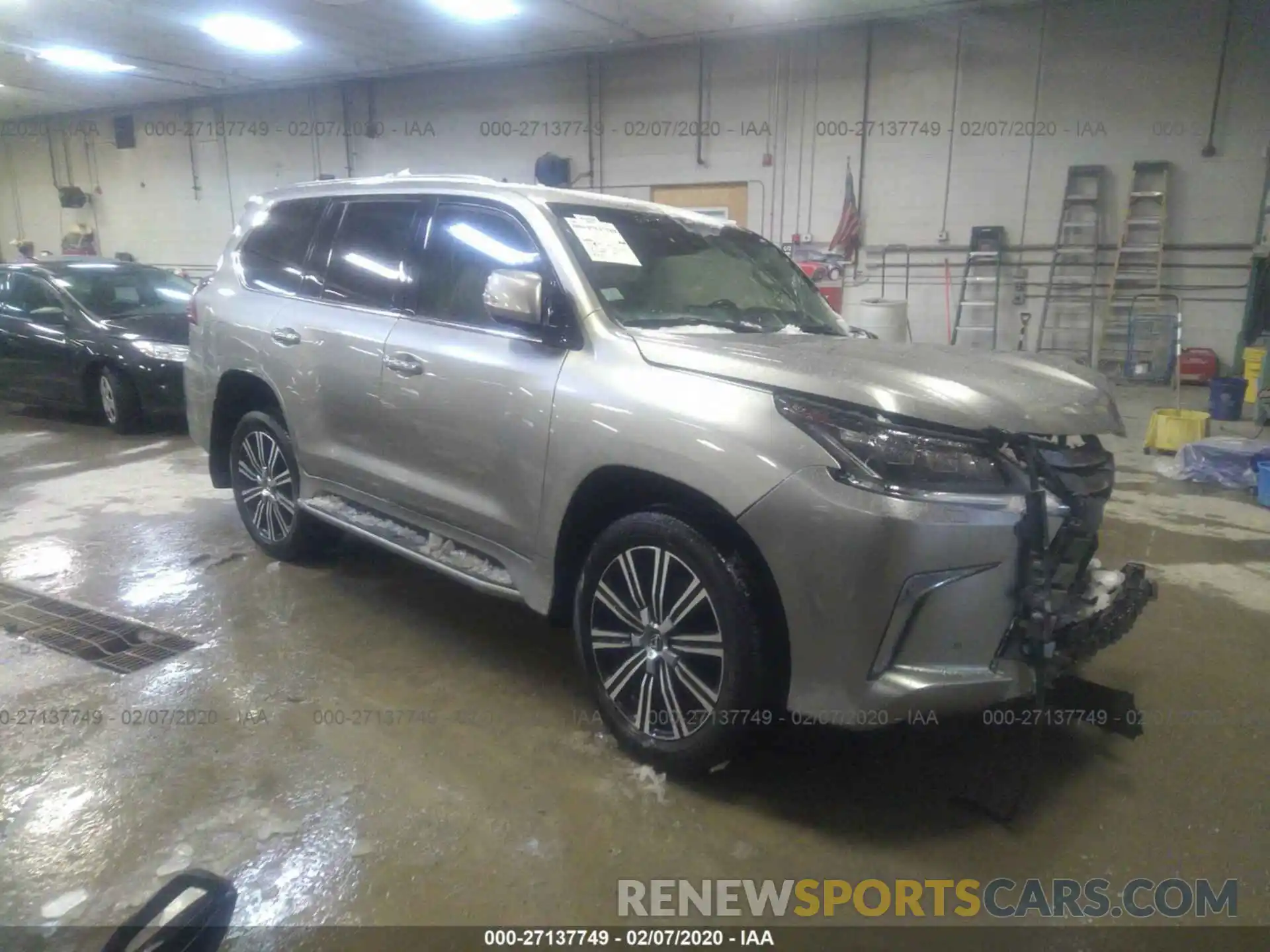 1 Фотография поврежденного автомобиля JTJHY7AX7K4287040 LEXUS LX 2019