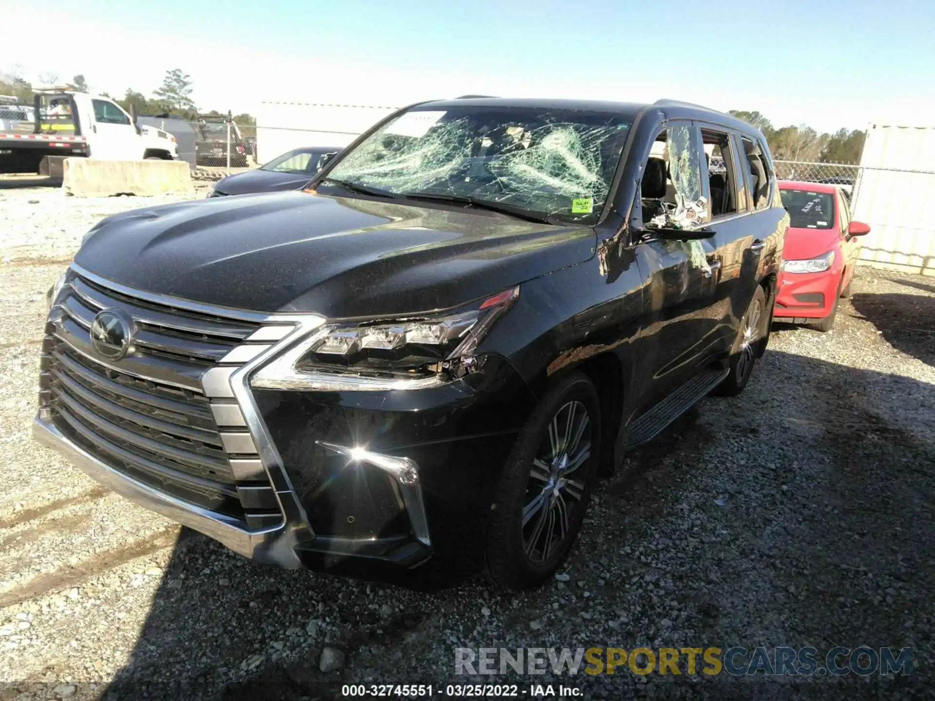 2 Фотография поврежденного автомобиля JTJHY7AX8K4297043 LEXUS LX 2019