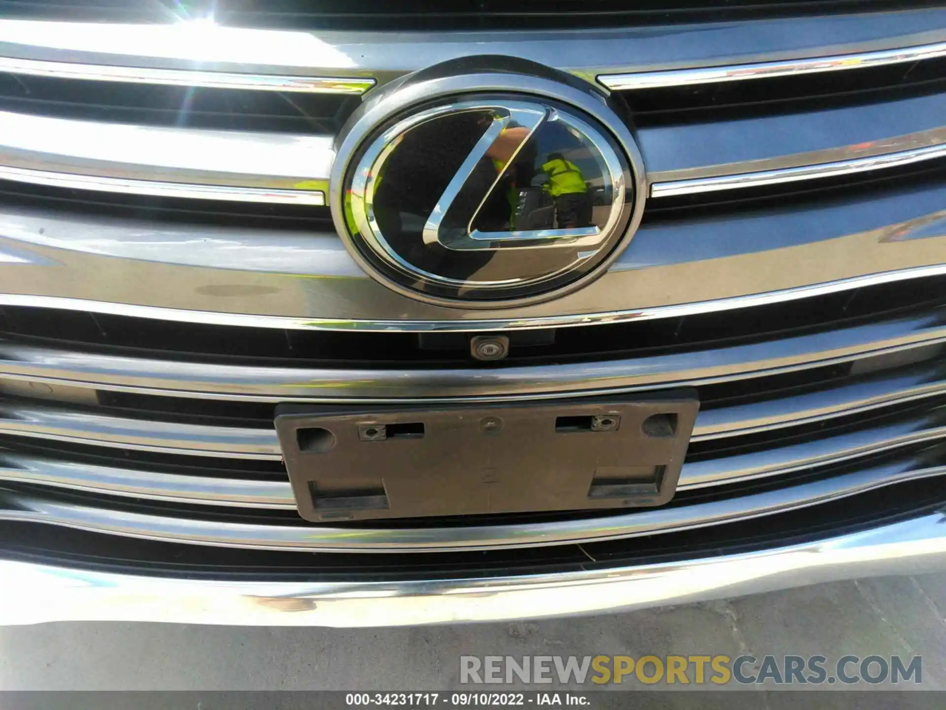 6 Photograph of a damaged car JTJHY7AXXK4287923 LEXUS LX 2019