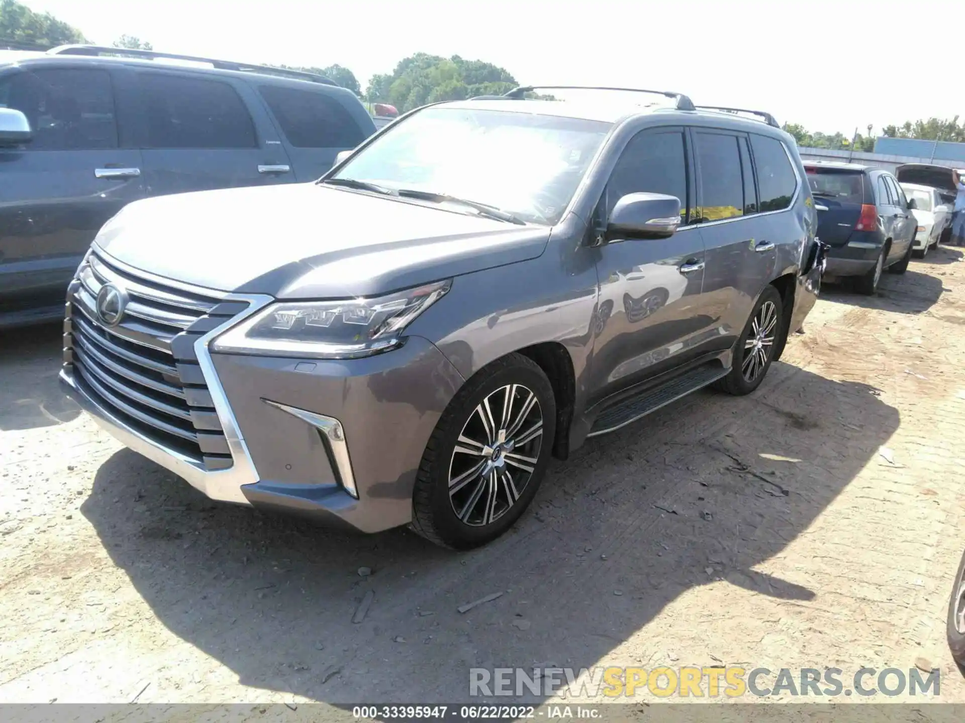 2 Фотография поврежденного автомобиля JTJDY7AX0L4313347 LEXUS LX 2020