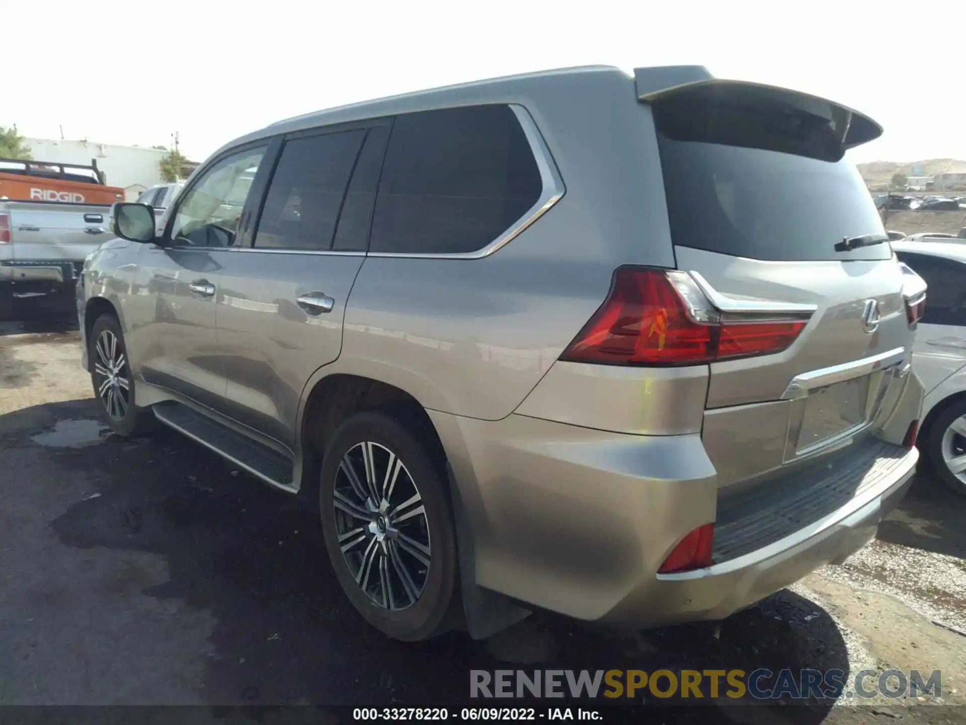 3 Фотография поврежденного автомобиля JTJFY7AXXM4348200 LEXUS LX 2021