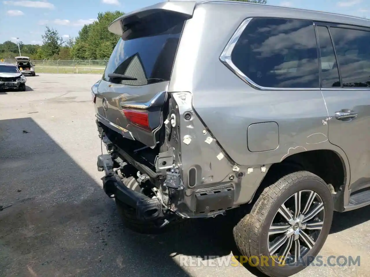 9 Photograph of a damaged car JTJHY7AX2K4294364 LEXUS LX570 2019