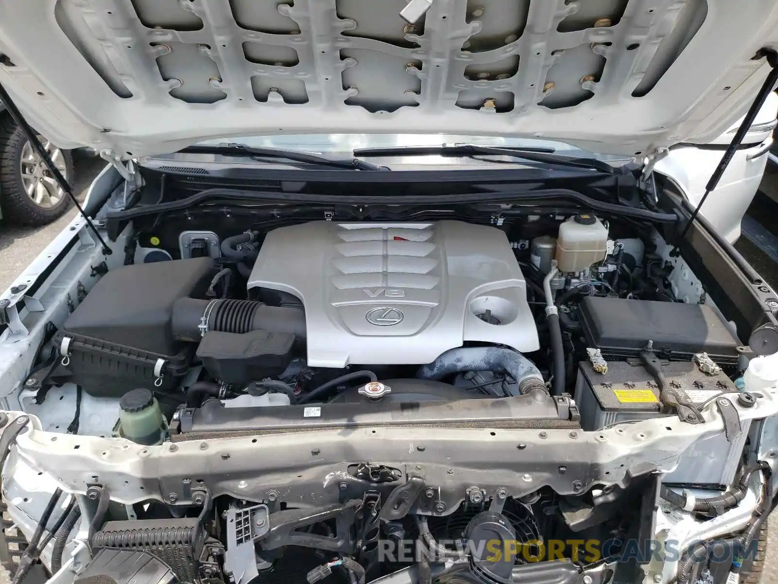 7 Фотография поврежденного автомобиля JTJHY7AX8K4284244 LEXUS LX570 2019