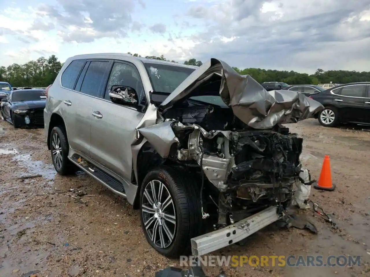 1 Photograph of a damaged car JTJHY7AXXK4290756 LEXUS LX570 2019