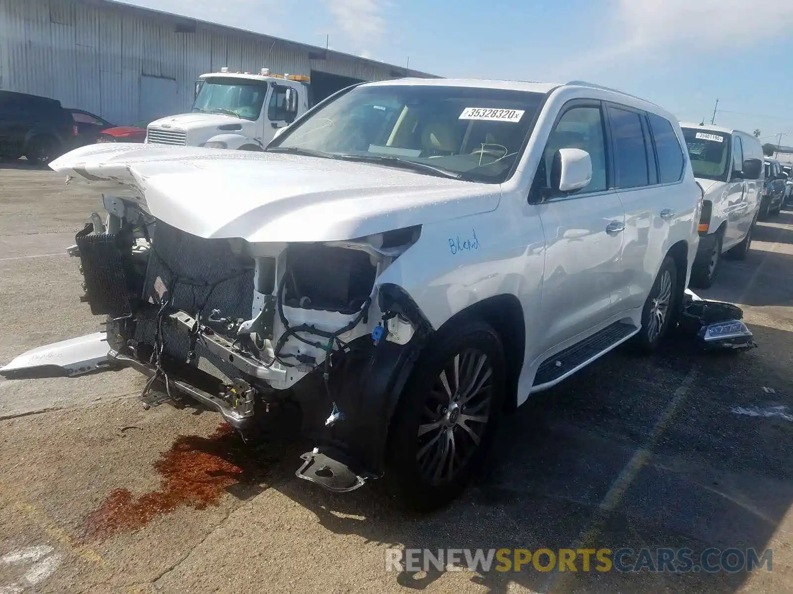 2 Фотография поврежденного автомобиля JTJHY7AXXK4295939 LEXUS LX570 2019