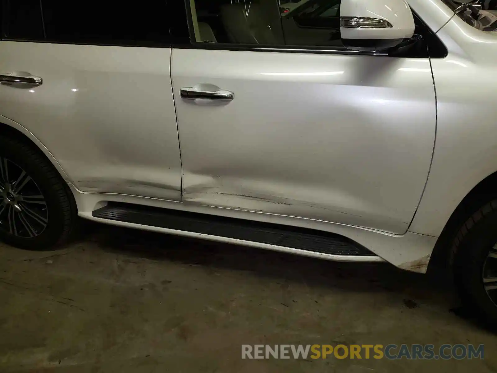 9 Photograph of a damaged car JTJDY7AX3L4326853 LEXUS LX570 2020