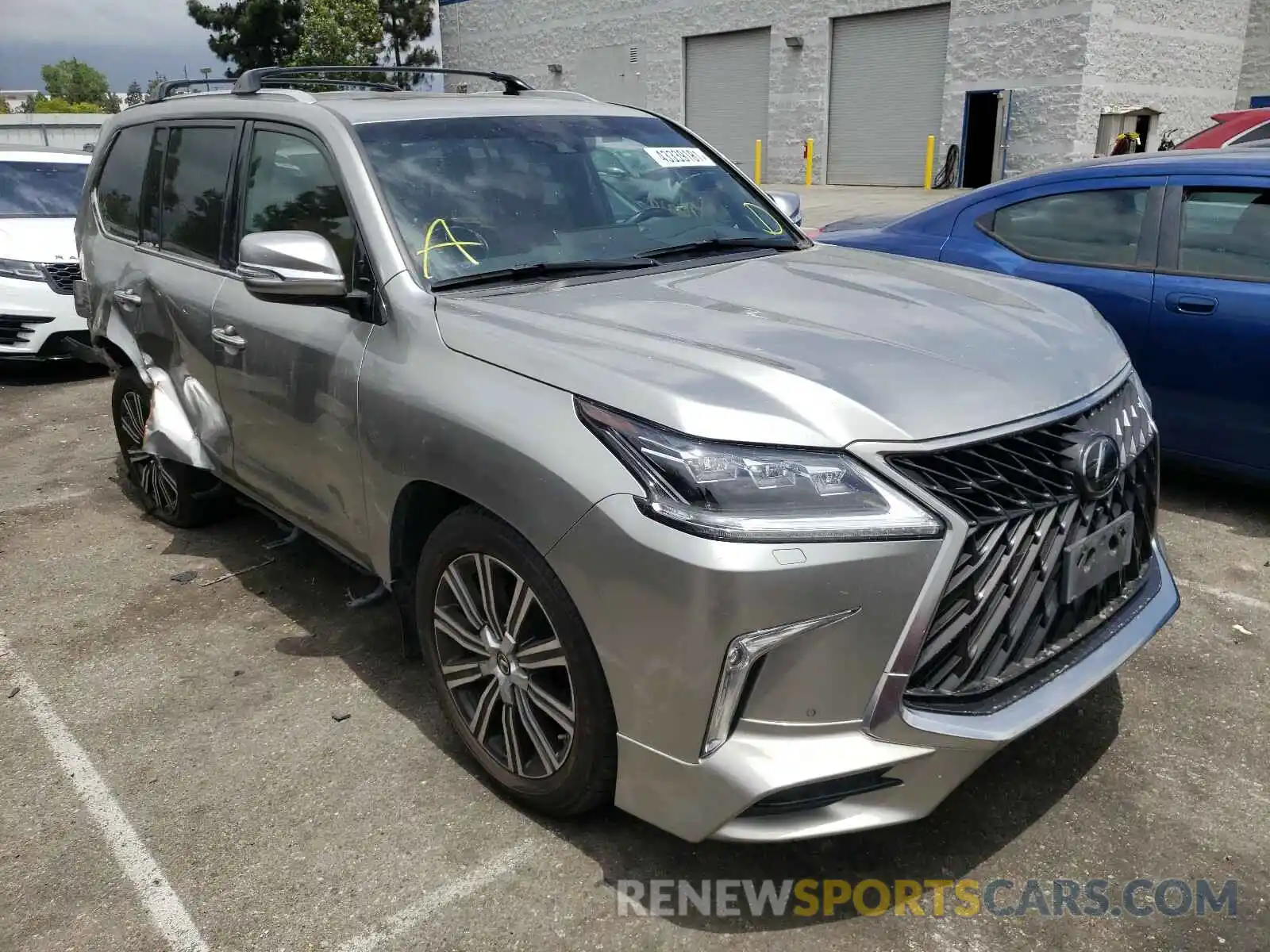 1 Photograph of a damaged car JTJDY7AX6L4317516 LEXUS LX570 2020