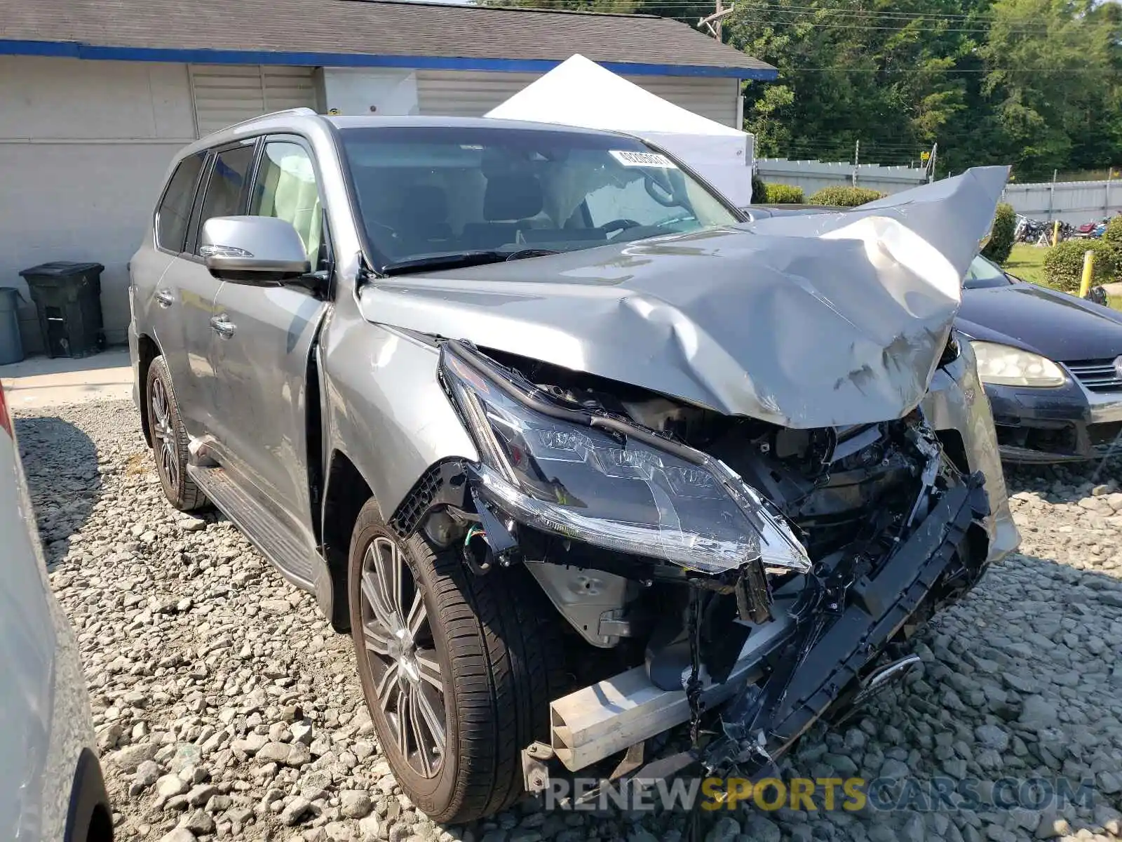 1 Photograph of a damaged car JTJFY7AX8L4316991 LEXUS LX570 2020