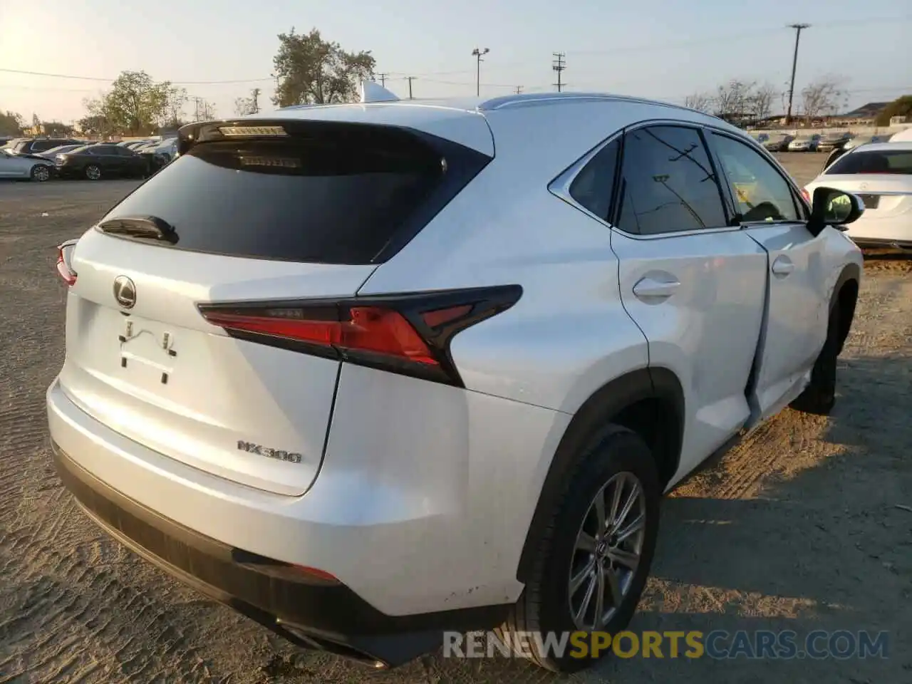 4 Фотография поврежденного автомобиля JTJYARBZ0K2120255 LEXUS NX 2019