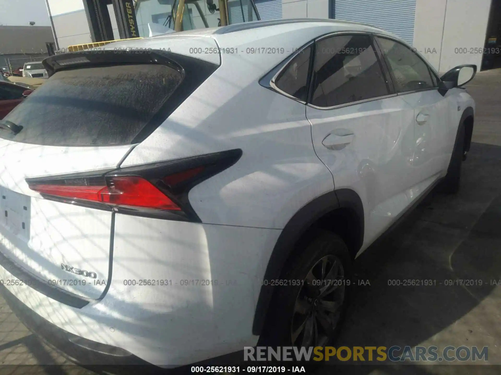 4 Фотография поврежденного автомобиля JTJYARBZ0K2137220 LEXUS NX 2019