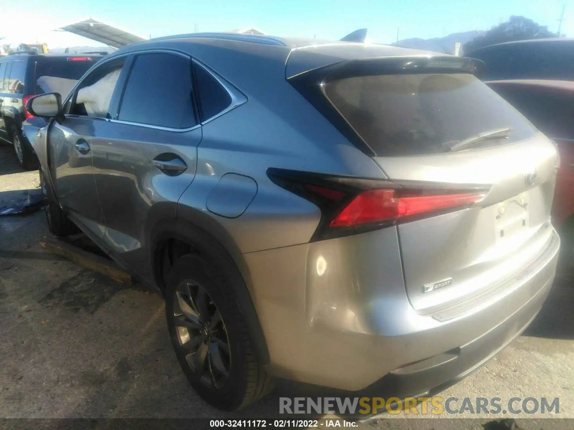 3 Фотография поврежденного автомобиля JTJYARBZ1K2136318 LEXUS NX 2019