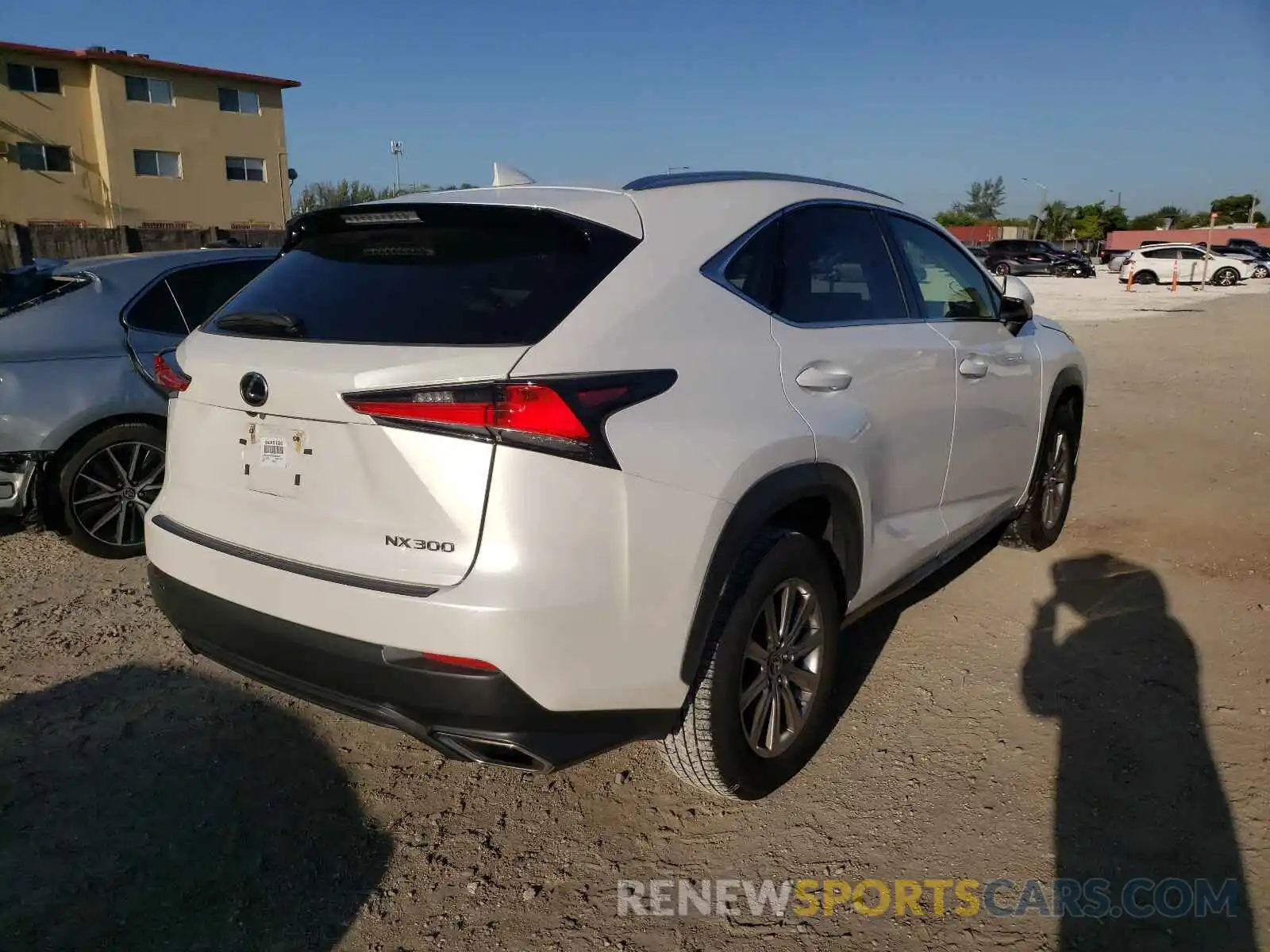 4 Фотография поврежденного автомобиля JTJYARBZ1K2157850 LEXUS NX 2019