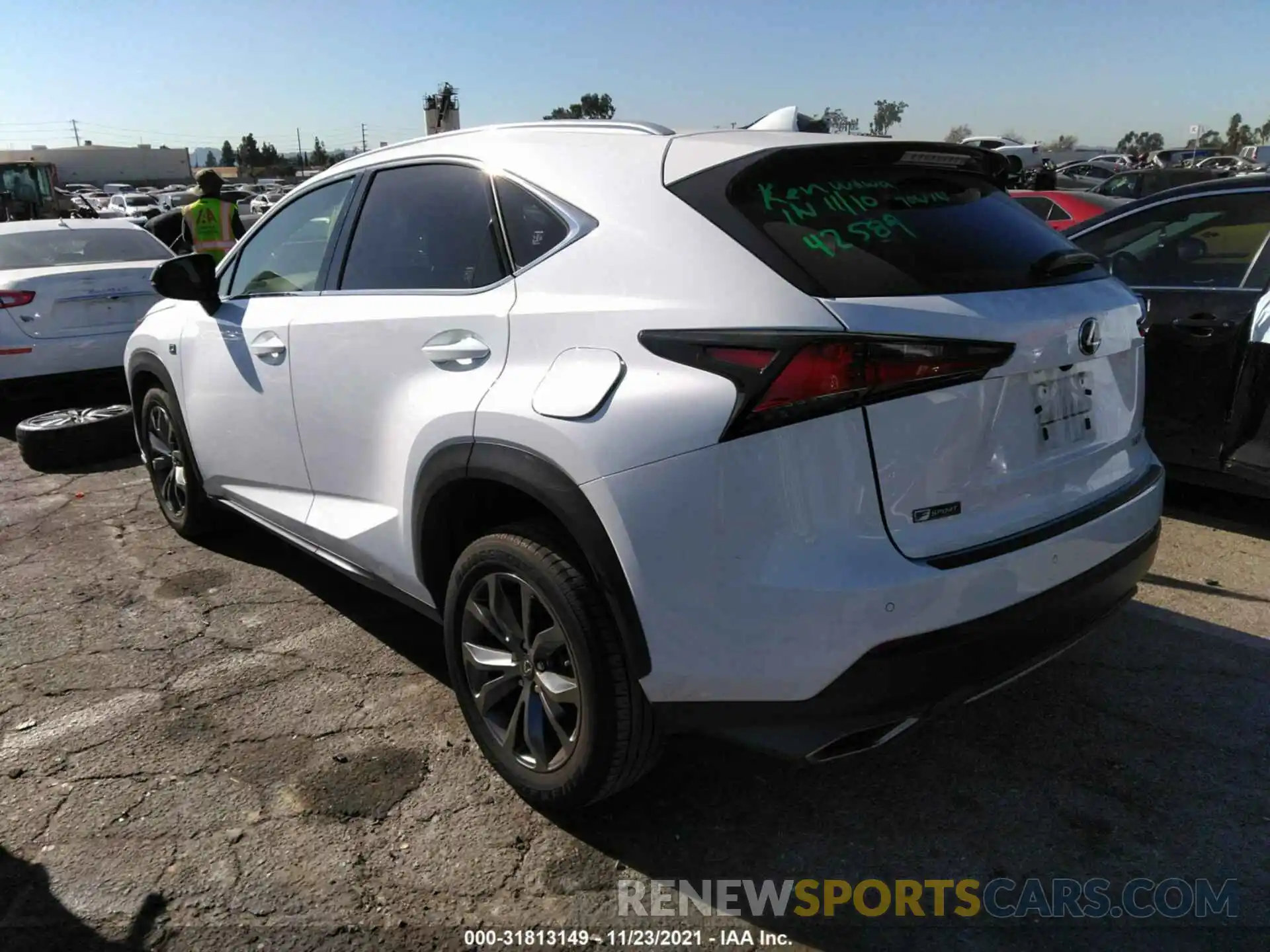 3 Фотография поврежденного автомобиля JTJYARBZ2K2127465 LEXUS NX 2019