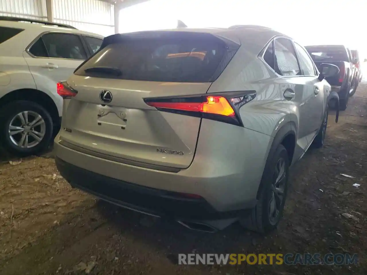 4 Фотография поврежденного автомобиля JTJYARBZ2K2130155 LEXUS NX 2019