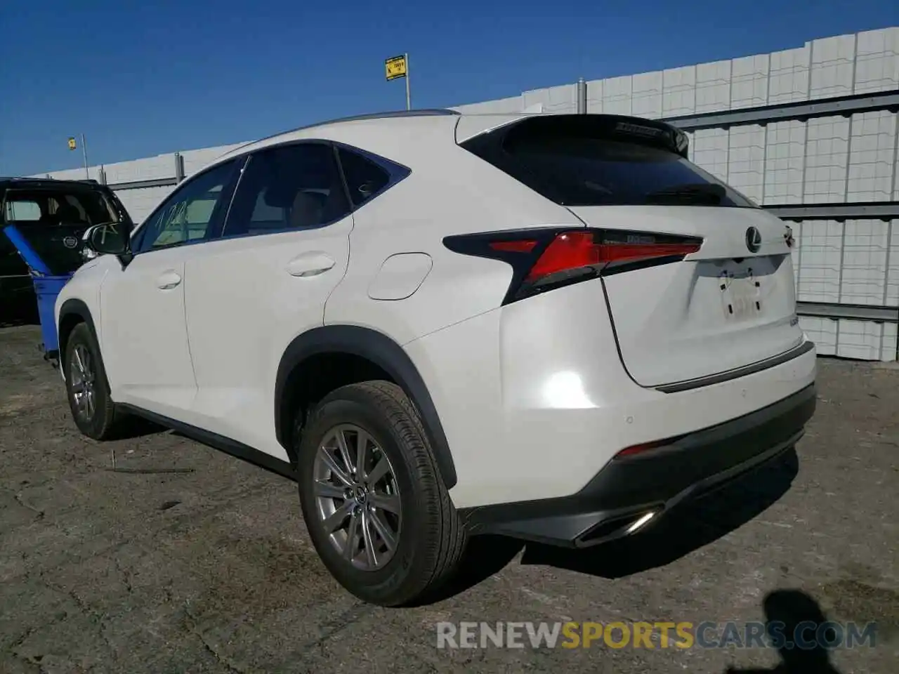 3 Фотография поврежденного автомобиля JTJYARBZ4K2151511 LEXUS NX 2019