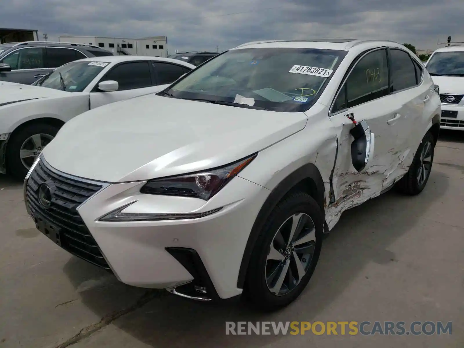 2 Фотография поврежденного автомобиля JTJYARBZ4K2157311 LEXUS NX 2019