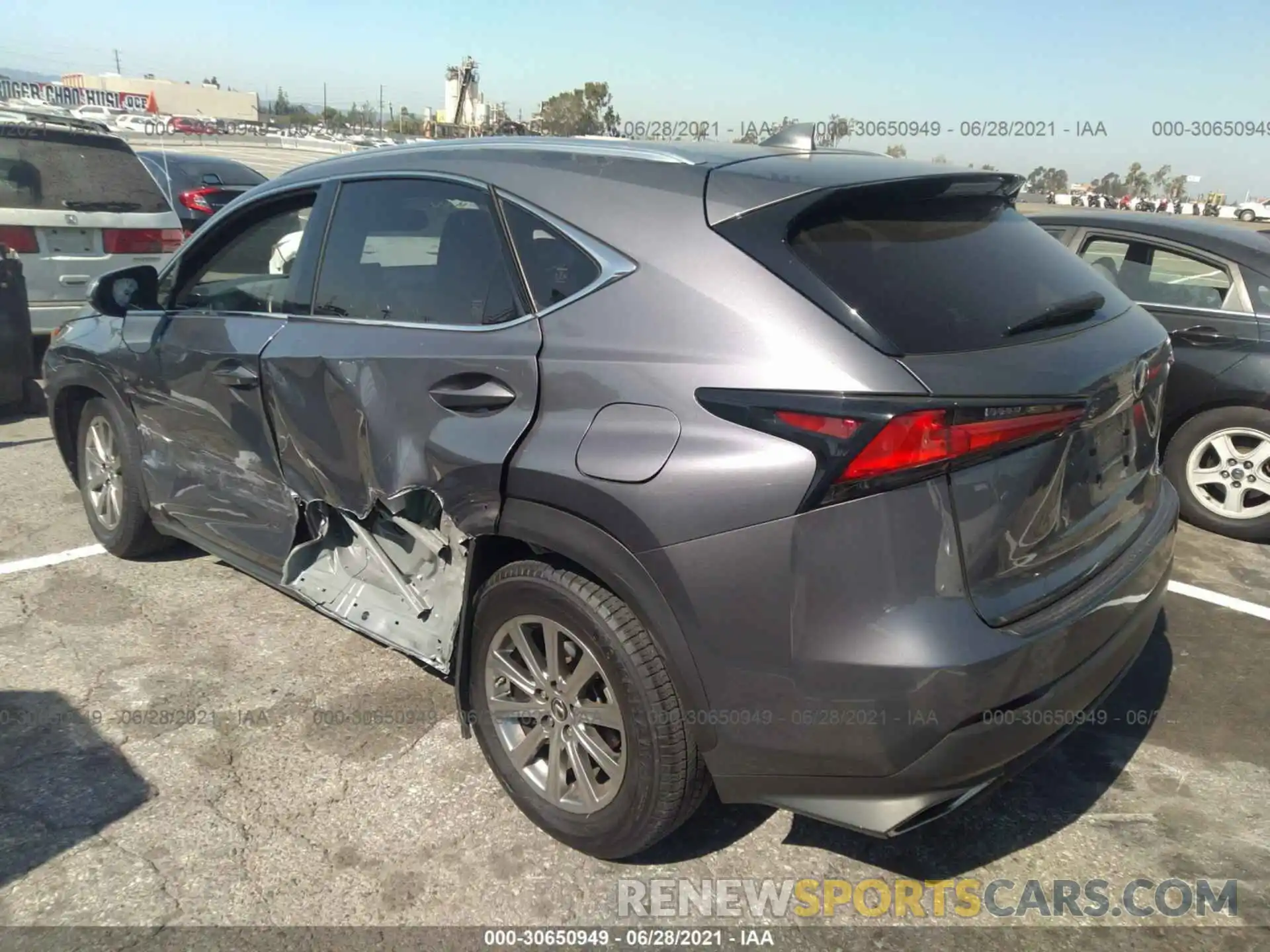 3 Фотография поврежденного автомобиля JTJYARBZ6K2126934 LEXUS NX 2019