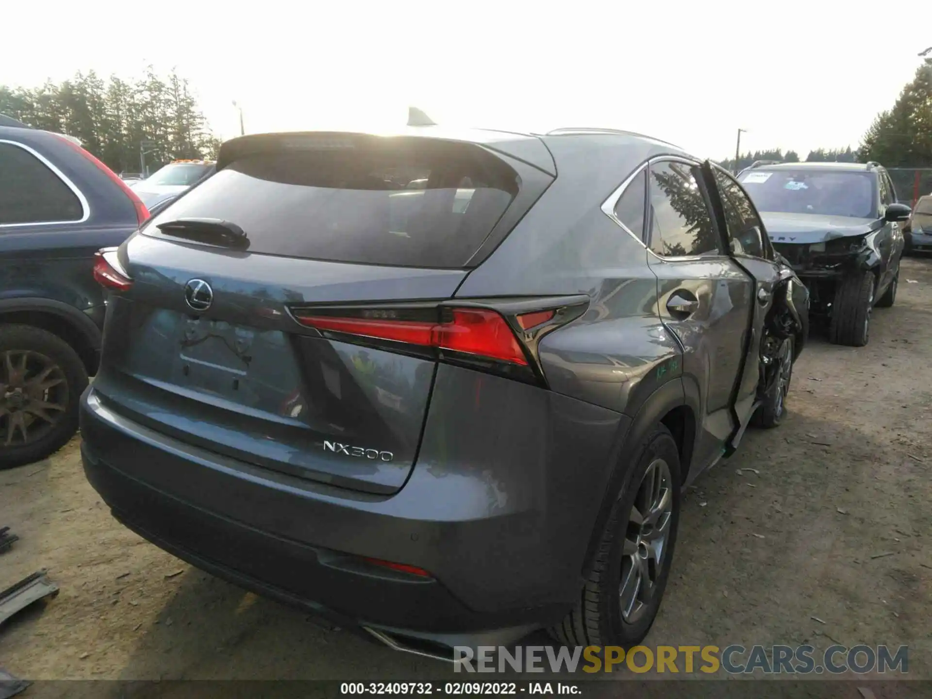 4 Фотография поврежденного автомобиля JTJYARBZ8K2122092 LEXUS NX 2019